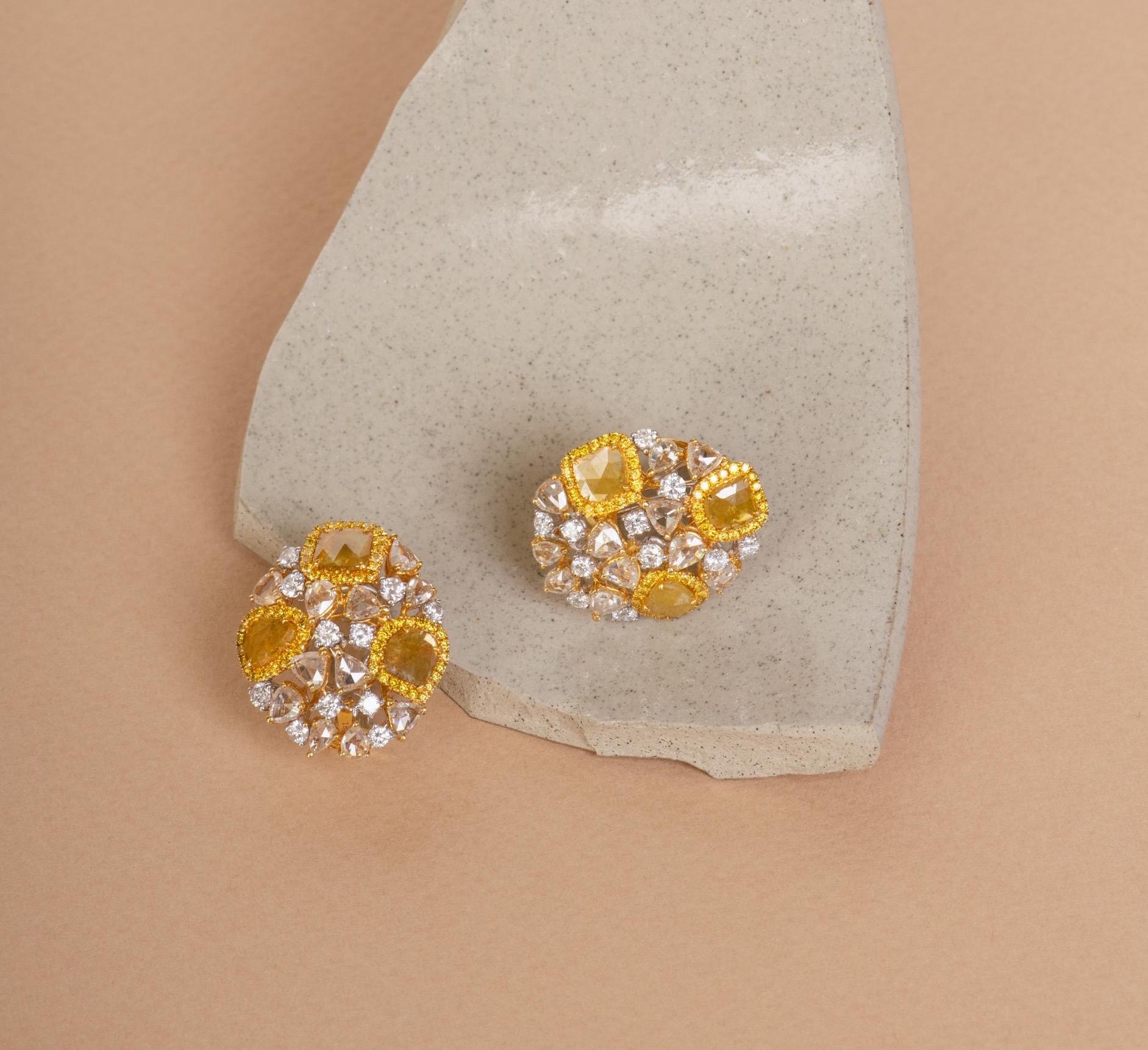 Manpriya B Yellow Slice, Rose-Cut Diamond 18 K Golden Cosmos Clip-On Earrings In New Condition For Sale In London, GB