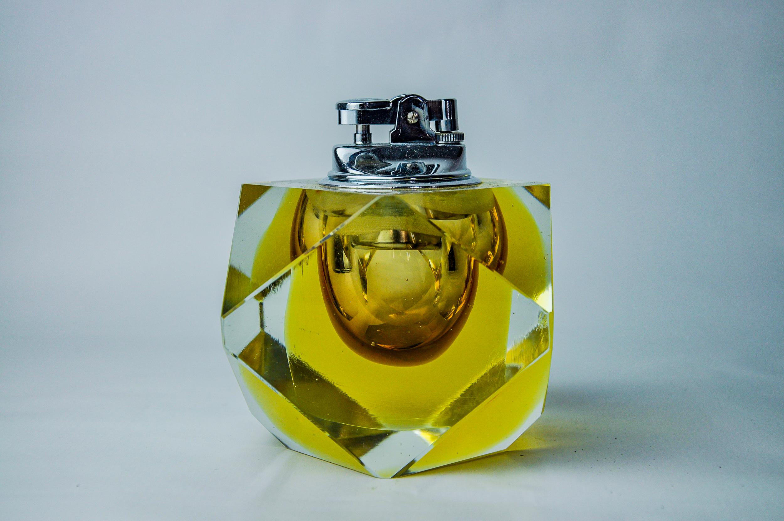 Hollywood Regency Yellow Sommerso lighter by Seguso, faceted glass from Murano, Italy, 970 For Sale