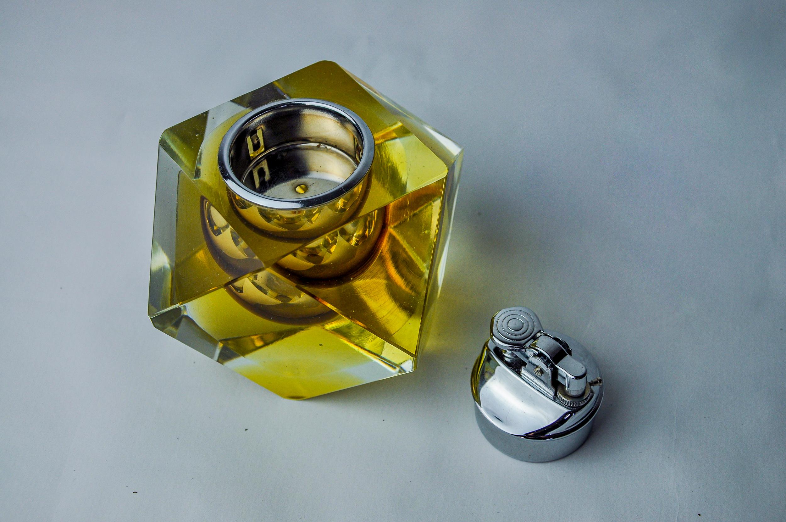 Late 20th Century Yellow Sommerso lighter by Seguso, faceted glass from Murano, Italy, 970 For Sale