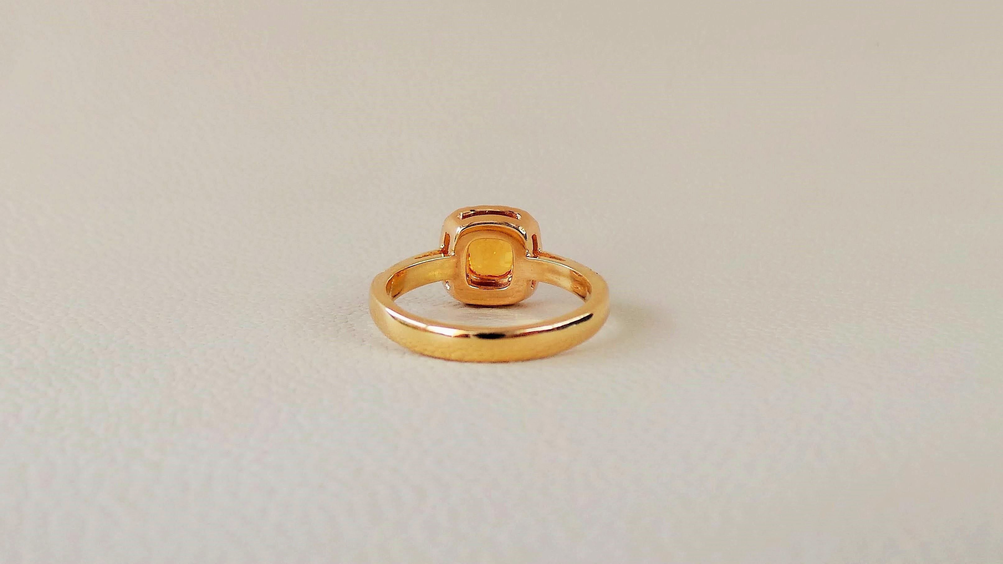 Yellow Square Sapphire 0.80K Diamonds 0.34K Yellow Gold Engagement Ring In New Condition For Sale In Firenze, FI
