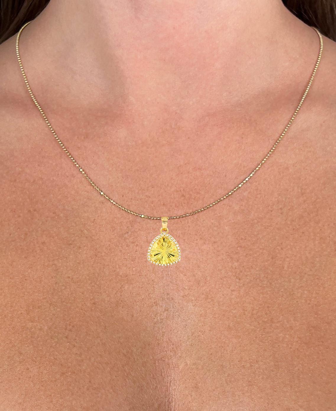 Contemporary Yellow Stellar Quartz Pendant Necklace With Diamonds 5.63 Carats 18K Yellow Gold For Sale