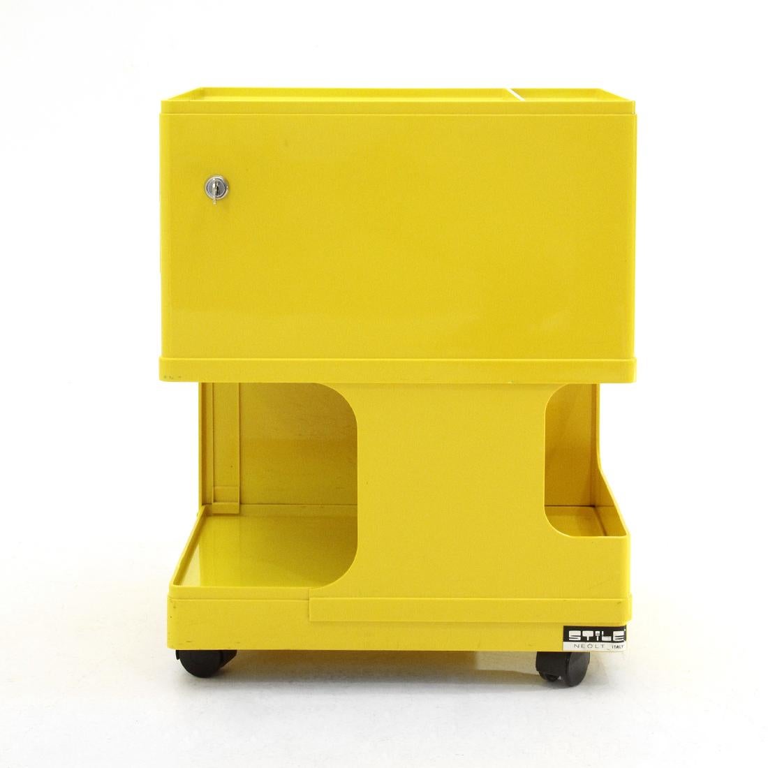 Mid-Century Modern Yellow “Stile” Trolley by Giovanni Pelis for Neolt, 1980s