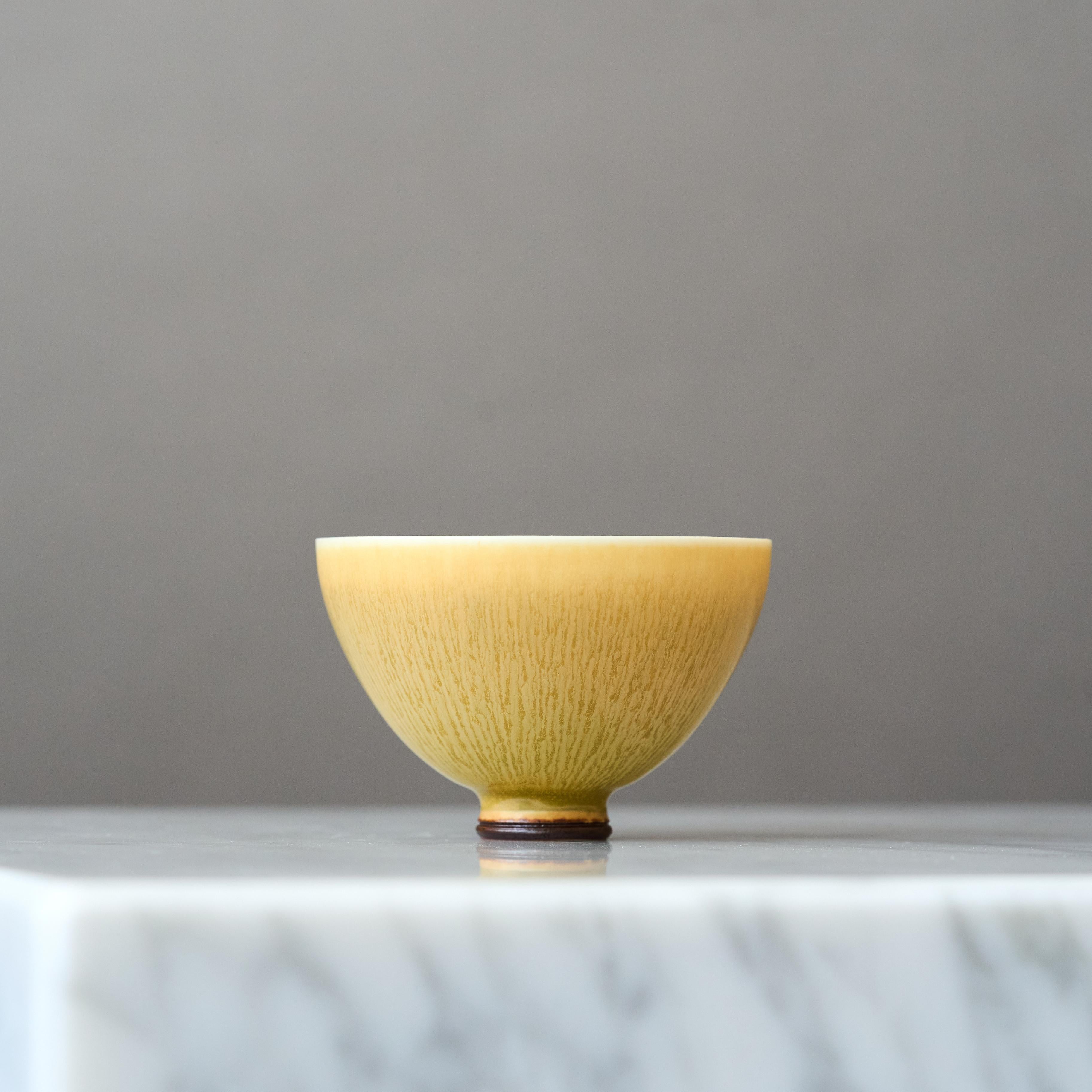 Yellow Stoneware Bowl by Berndt Friberg. Gustavsberg, Sweden, 1969. For Sale 2