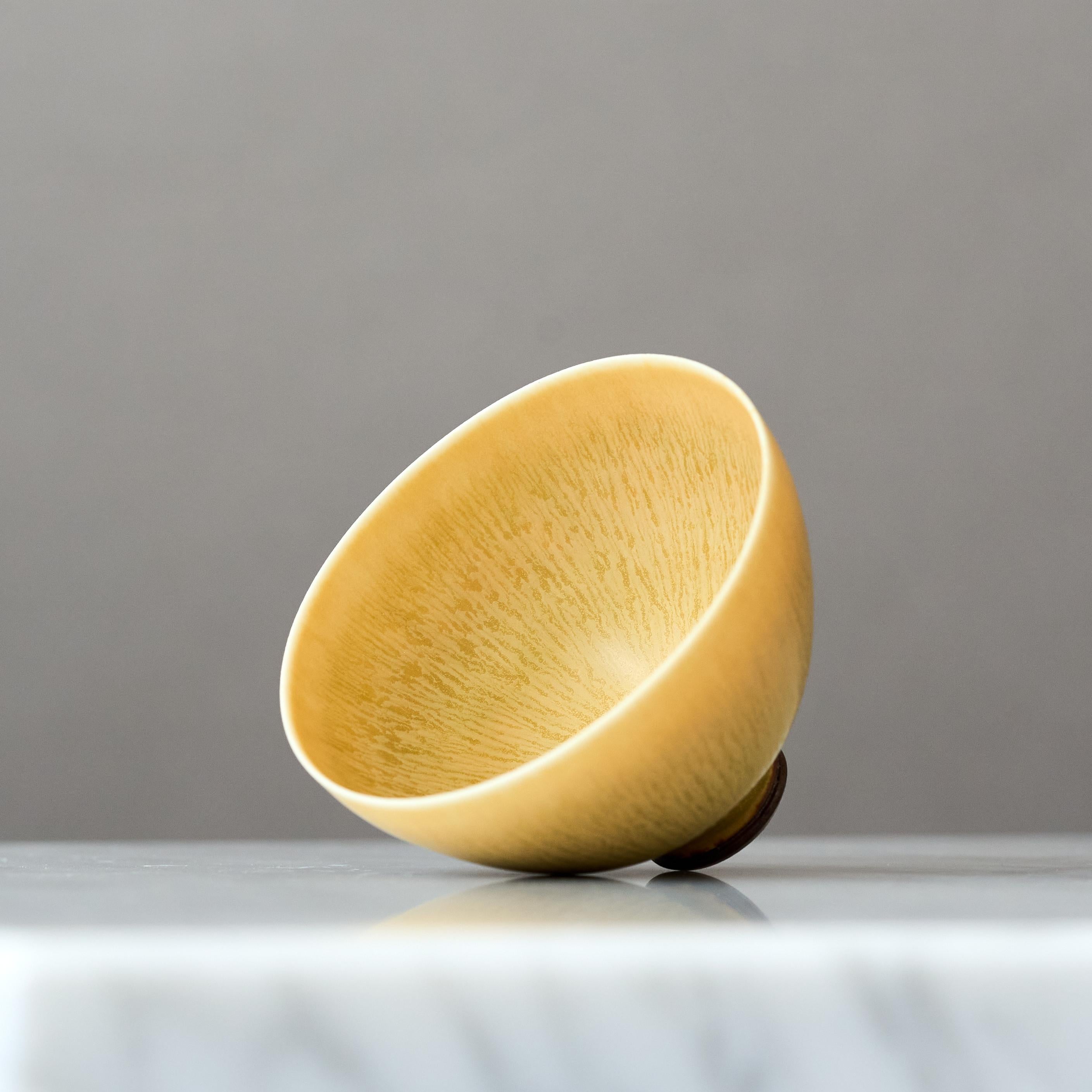 Scandinavian Modern Yellow Stoneware Bowl by Berndt Friberg. Gustavsberg, Sweden, 1969. For Sale