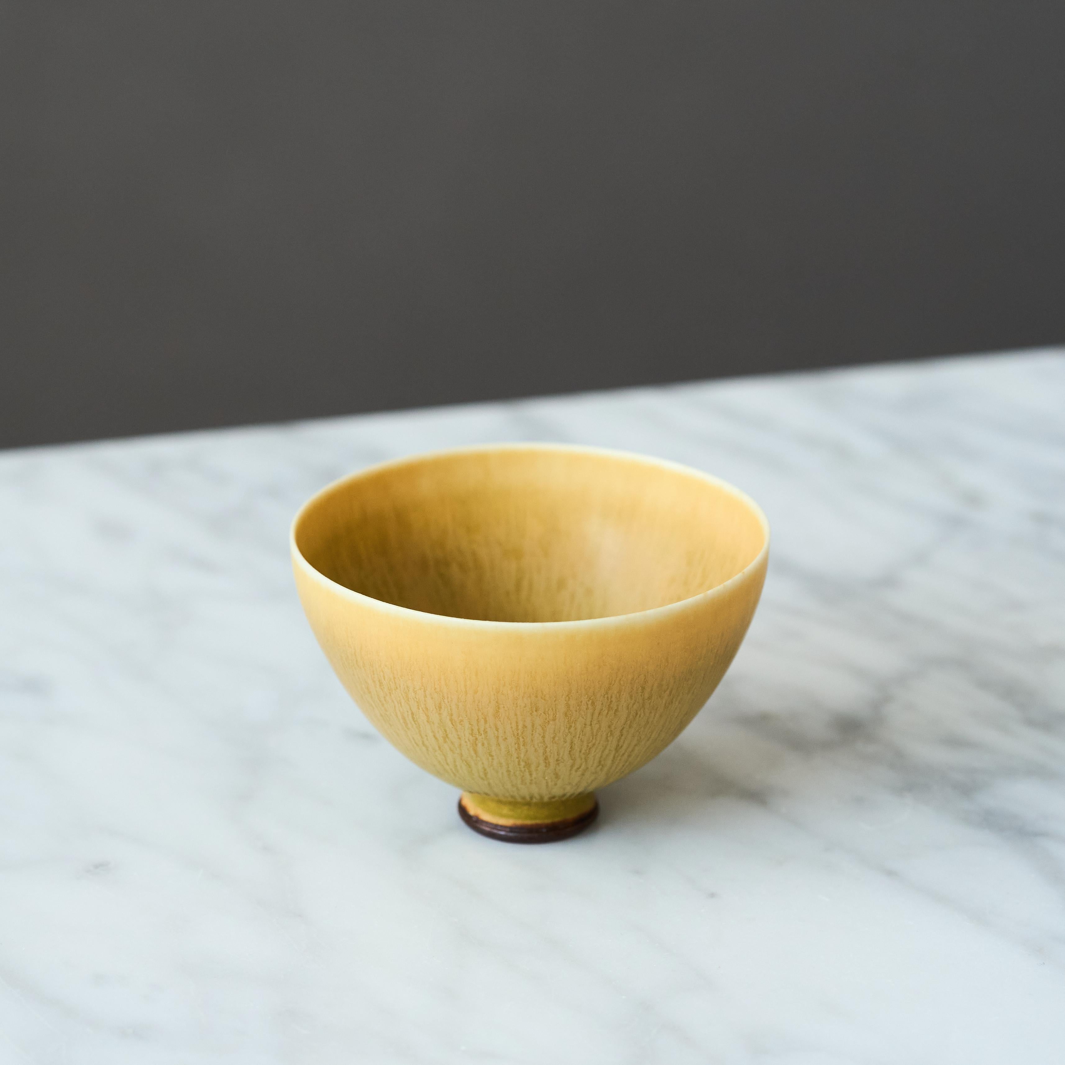 Glazed Yellow Stoneware Bowl by Berndt Friberg. Gustavsberg, Sweden, 1969. For Sale