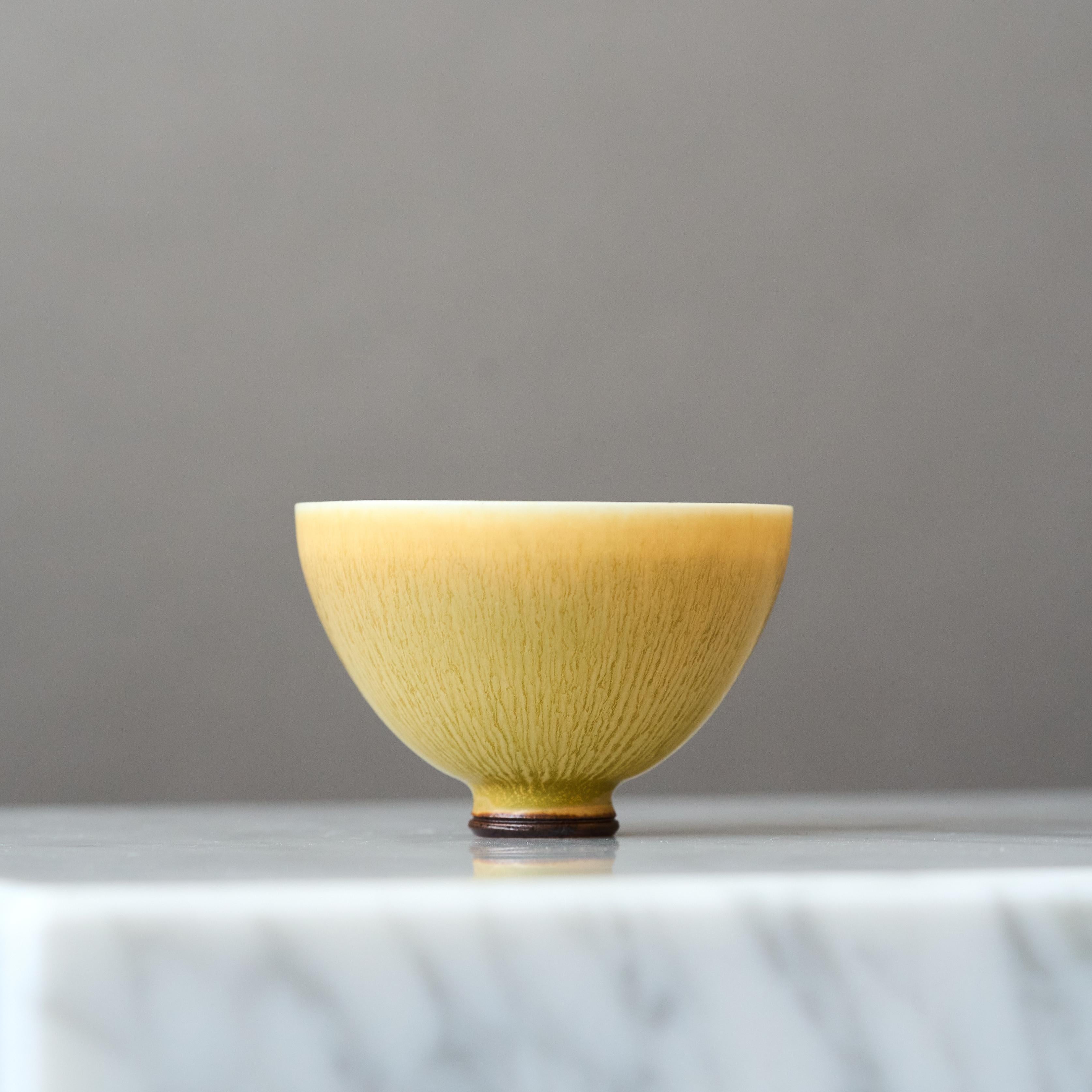 Yellow Stoneware Bowl by Berndt Friberg. Gustavsberg, Sweden, 1969. For Sale 1