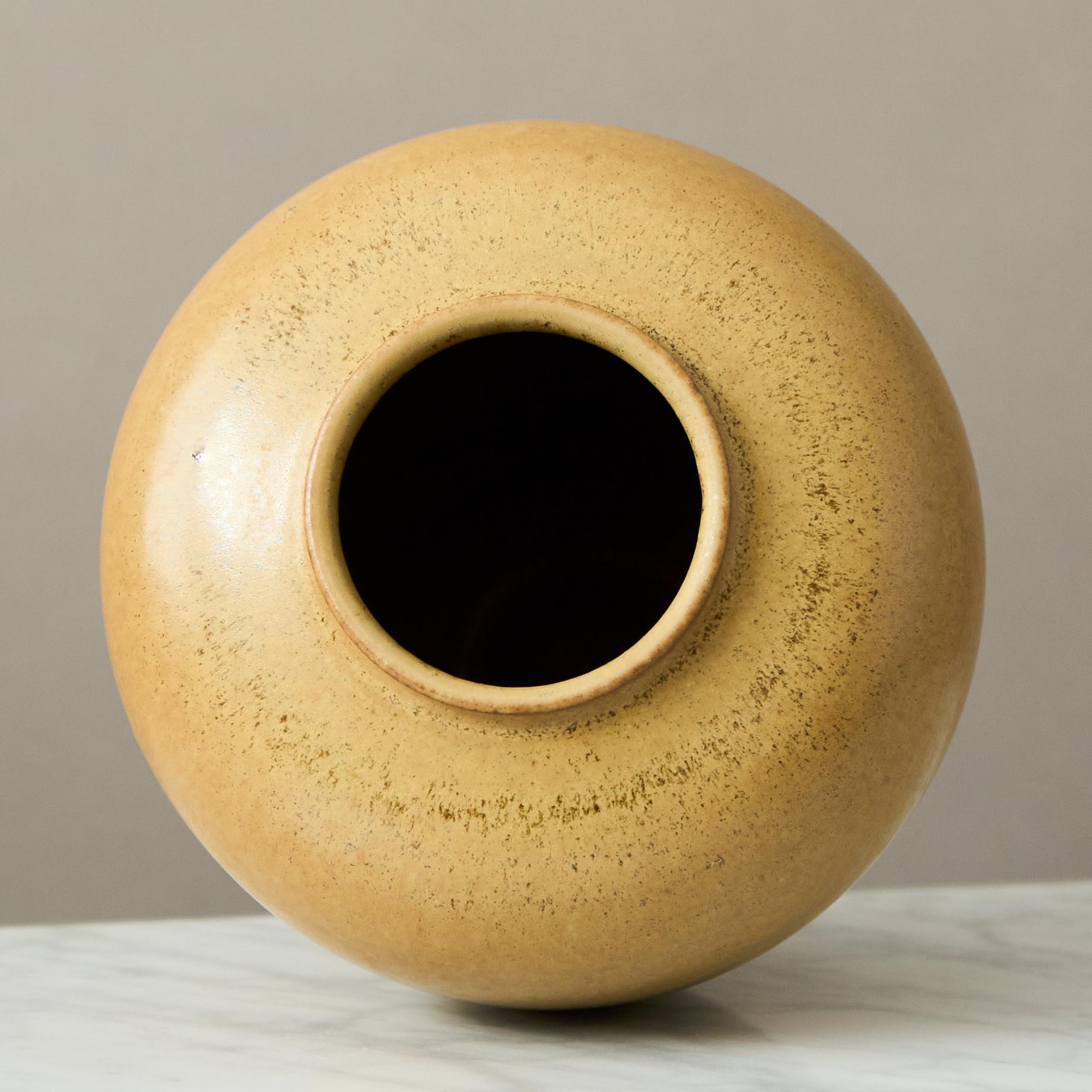 Yellow Stoneware Vase by Erich and Ingrid Triller for Tobo, Sweden, 1950s im Angebot 1