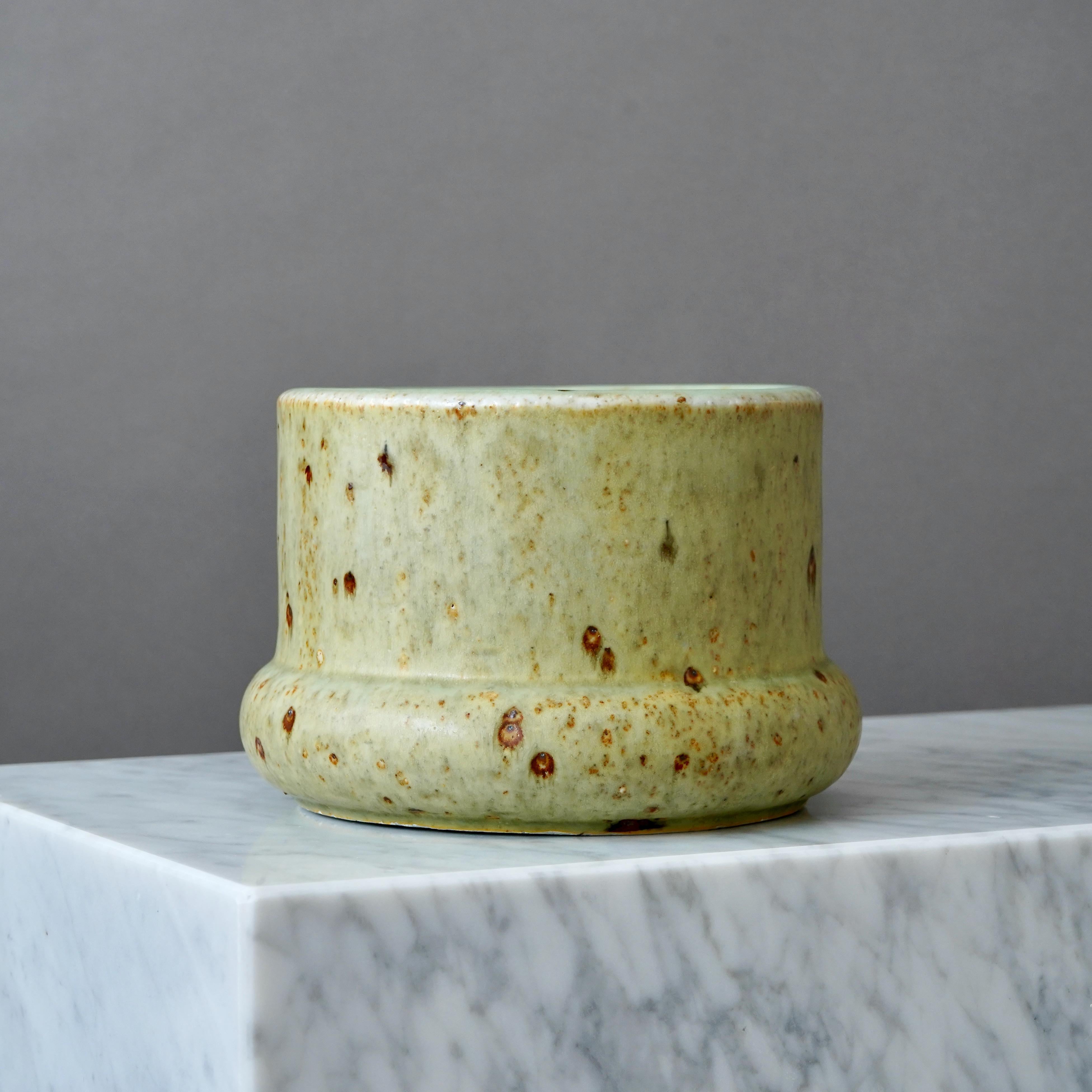 Smaltato Vaso in gres giallo di Marianne Westman per Rorstrand, Svezia, anni '60 in vendita