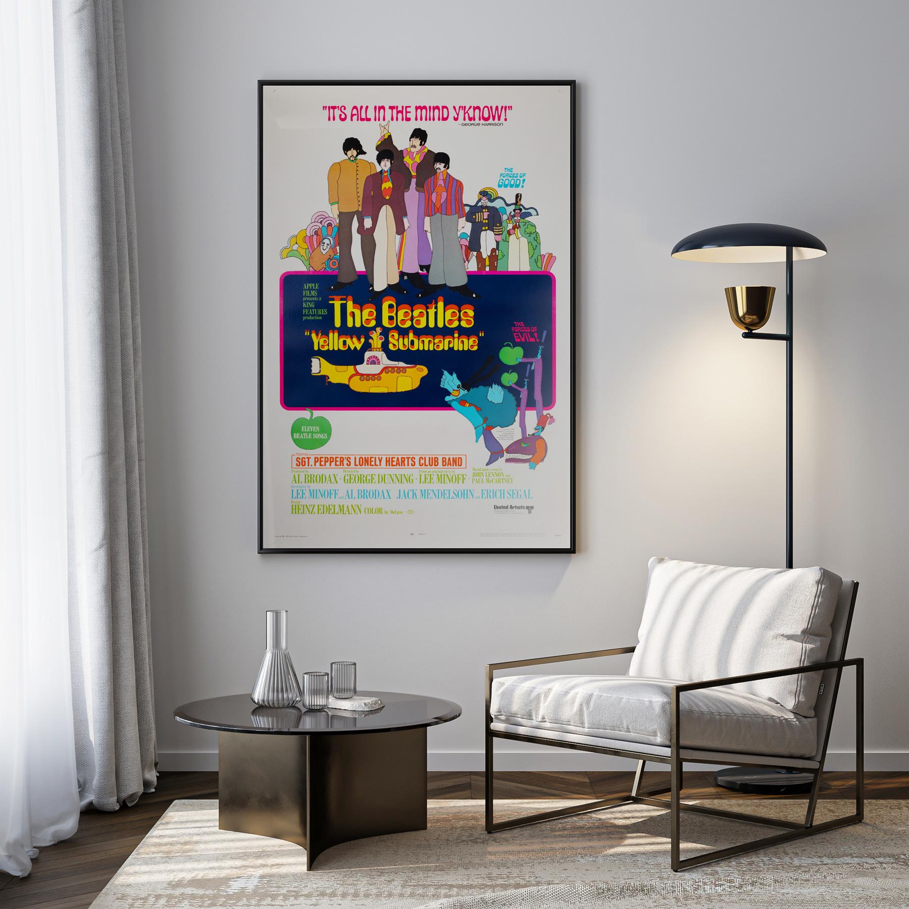 Fantastisches US-Filmplakat für den beliebten Beatles-Klassiker Yellow Submarine. Mit dem kultigen und farbenfrohen psychedelischen Edelmann-Artwork. Ein seltenes und sammelwürdiges Plakat. Ein Muss für jeden Apple Scuff!

Dieses originale