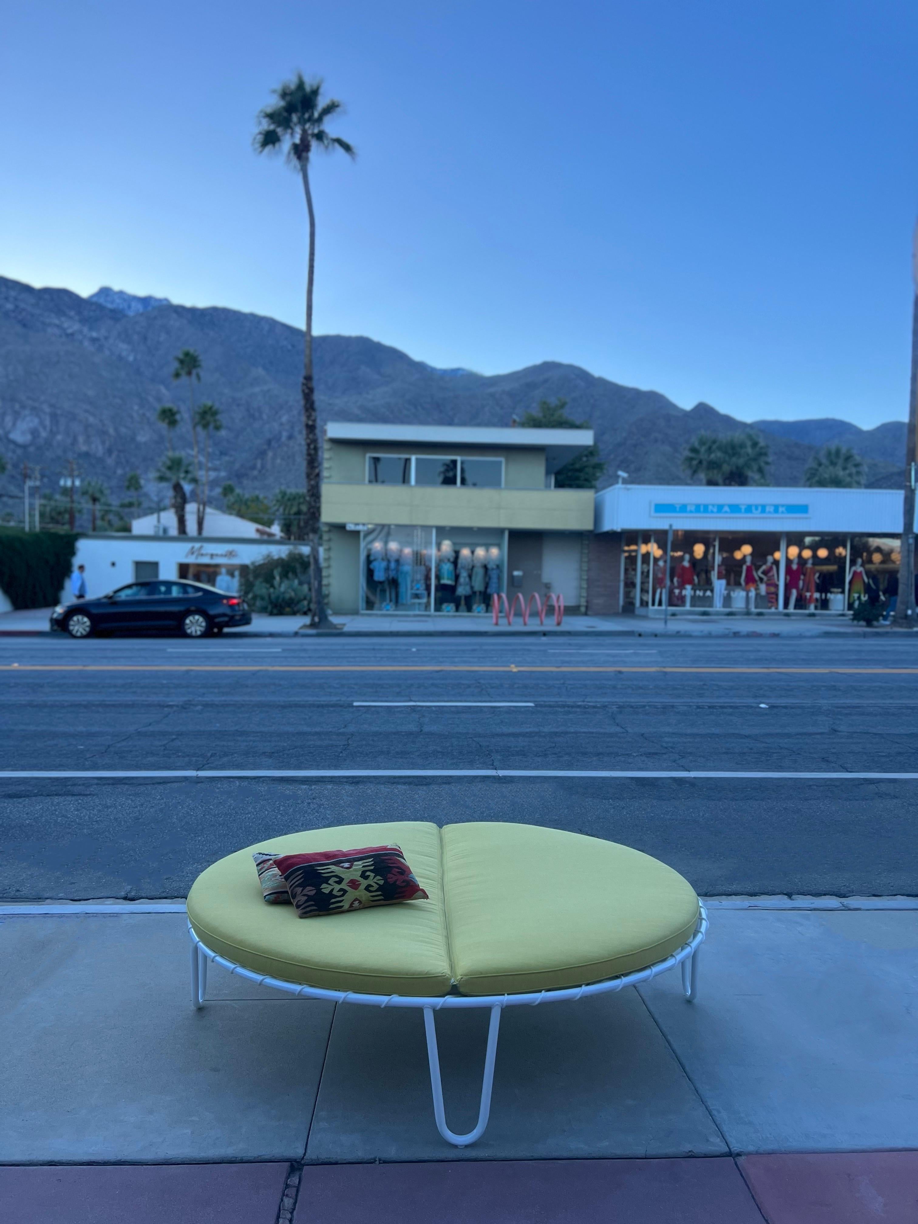 Yellow Sunbrella Round Sun Chaise by Brown Jordan  In Good Condition In Palm Springs, CA