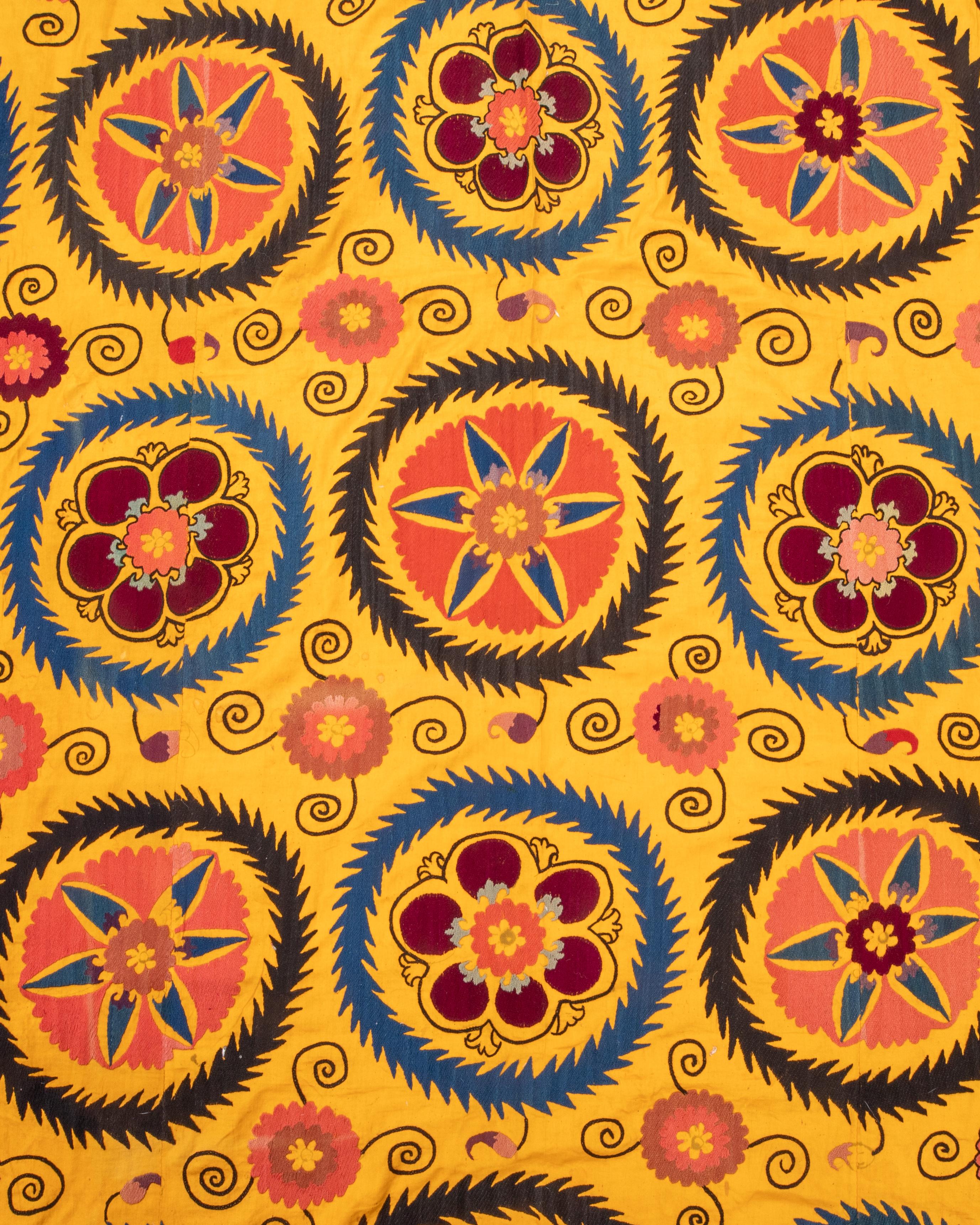 Ricamato Suzani giallo, Samarcanda, Uzbekistan, 1900 in vendita