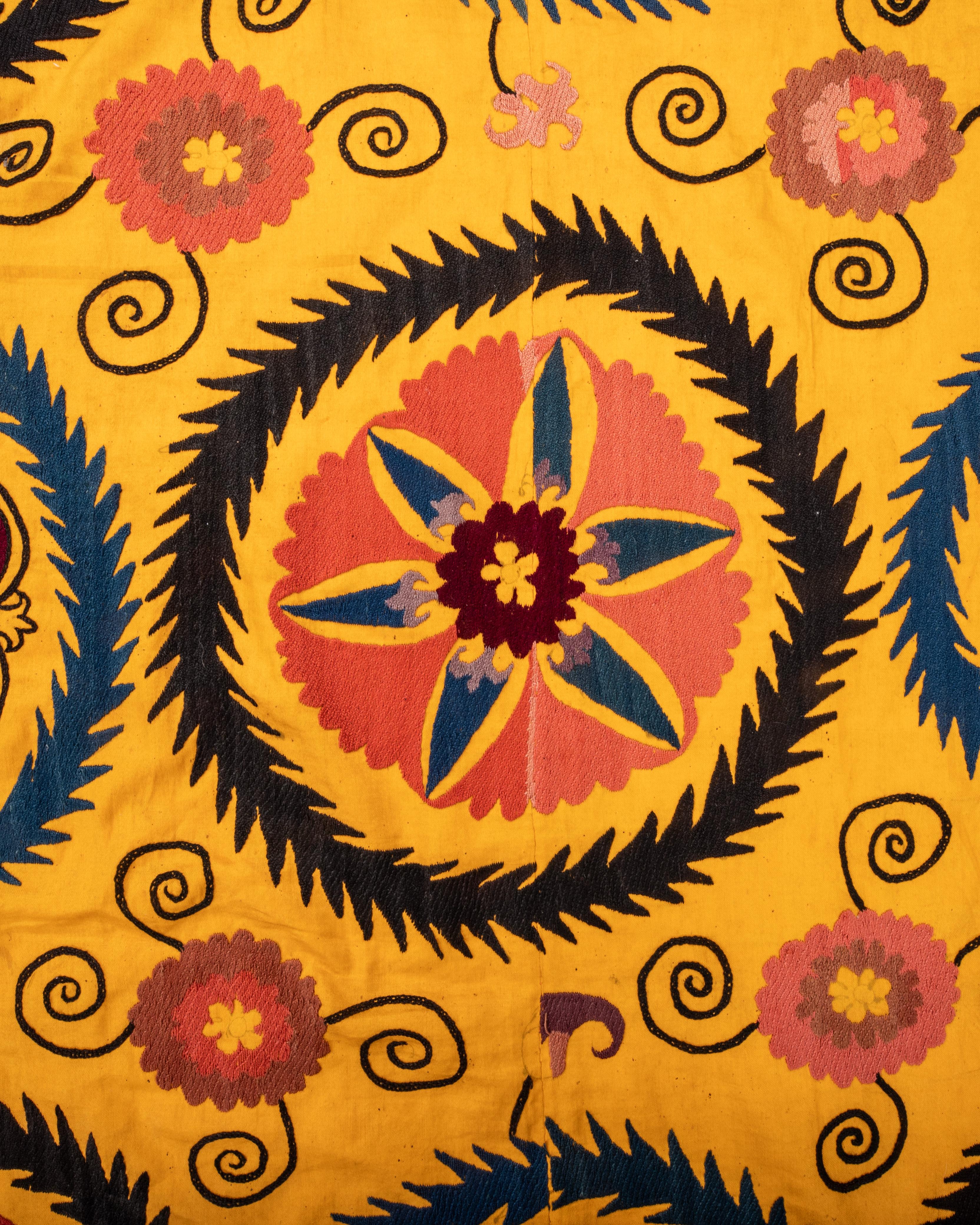 Seta Suzani giallo, Samarcanda, Uzbekistan, 1900 in vendita