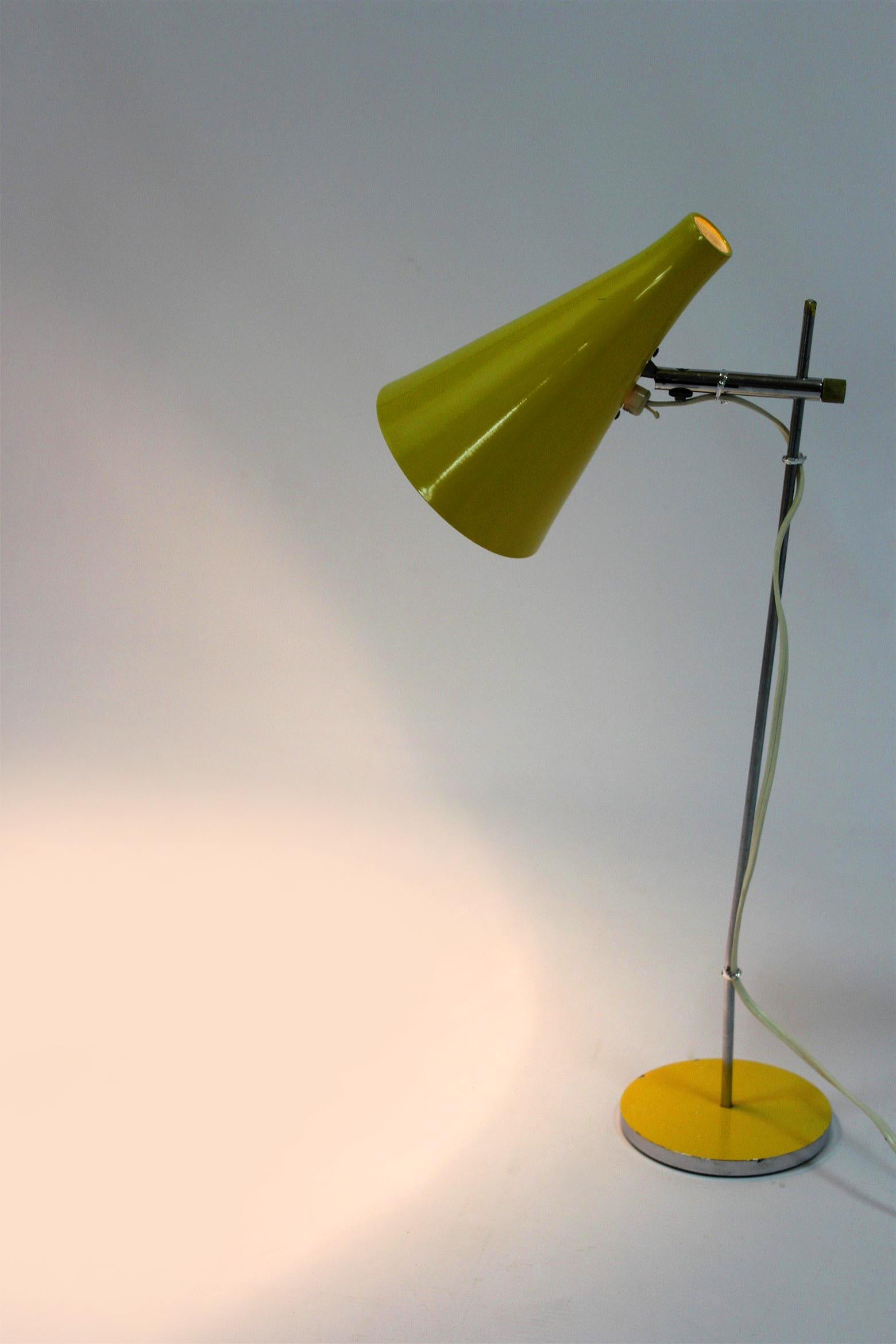Lampe de table jaune attribuée à Josef Hurka, Lidokov, 1970 en vente 10