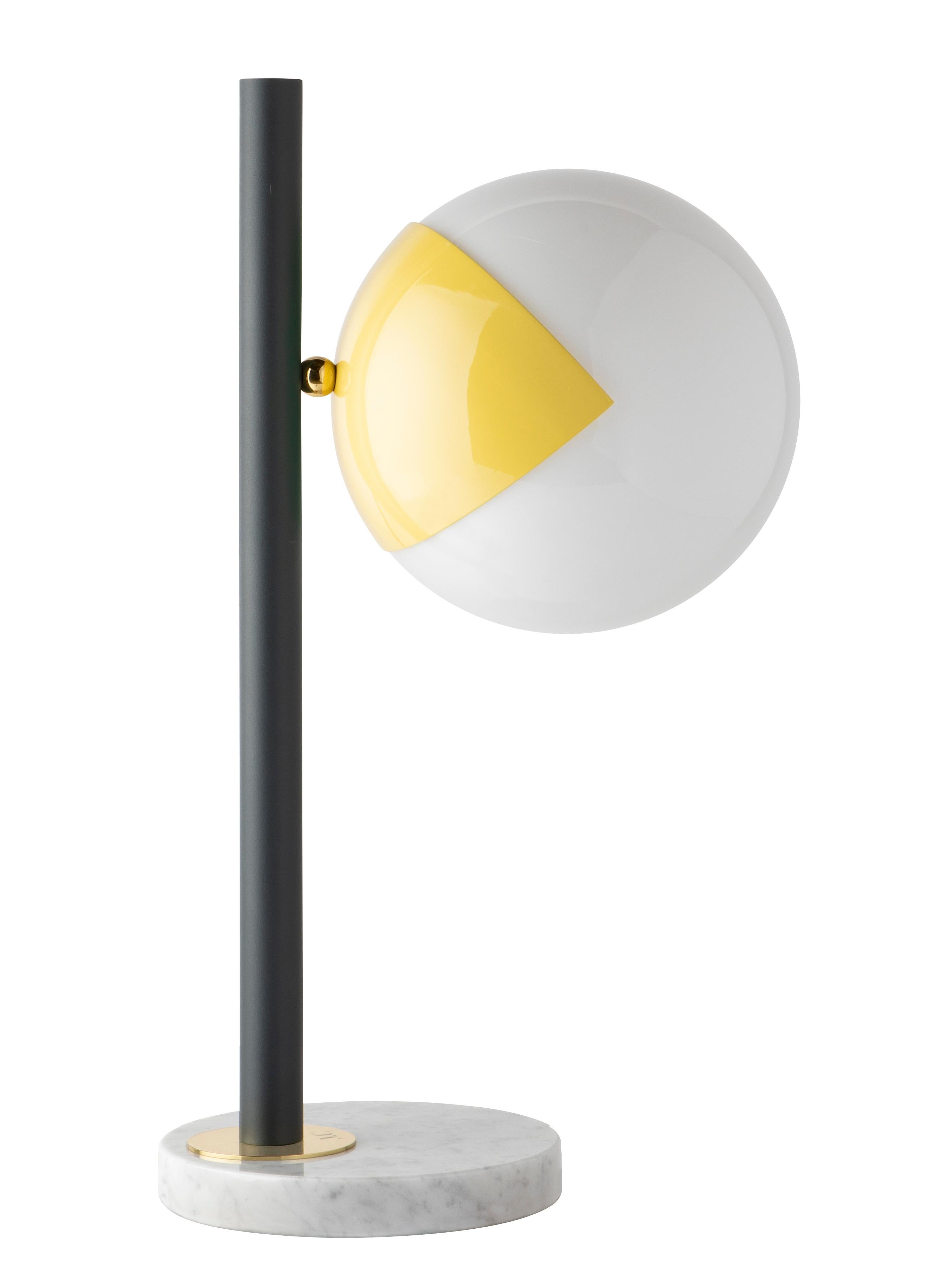 Lampe de bureau jaune à gradation par Magic Circus Editions en vente 1