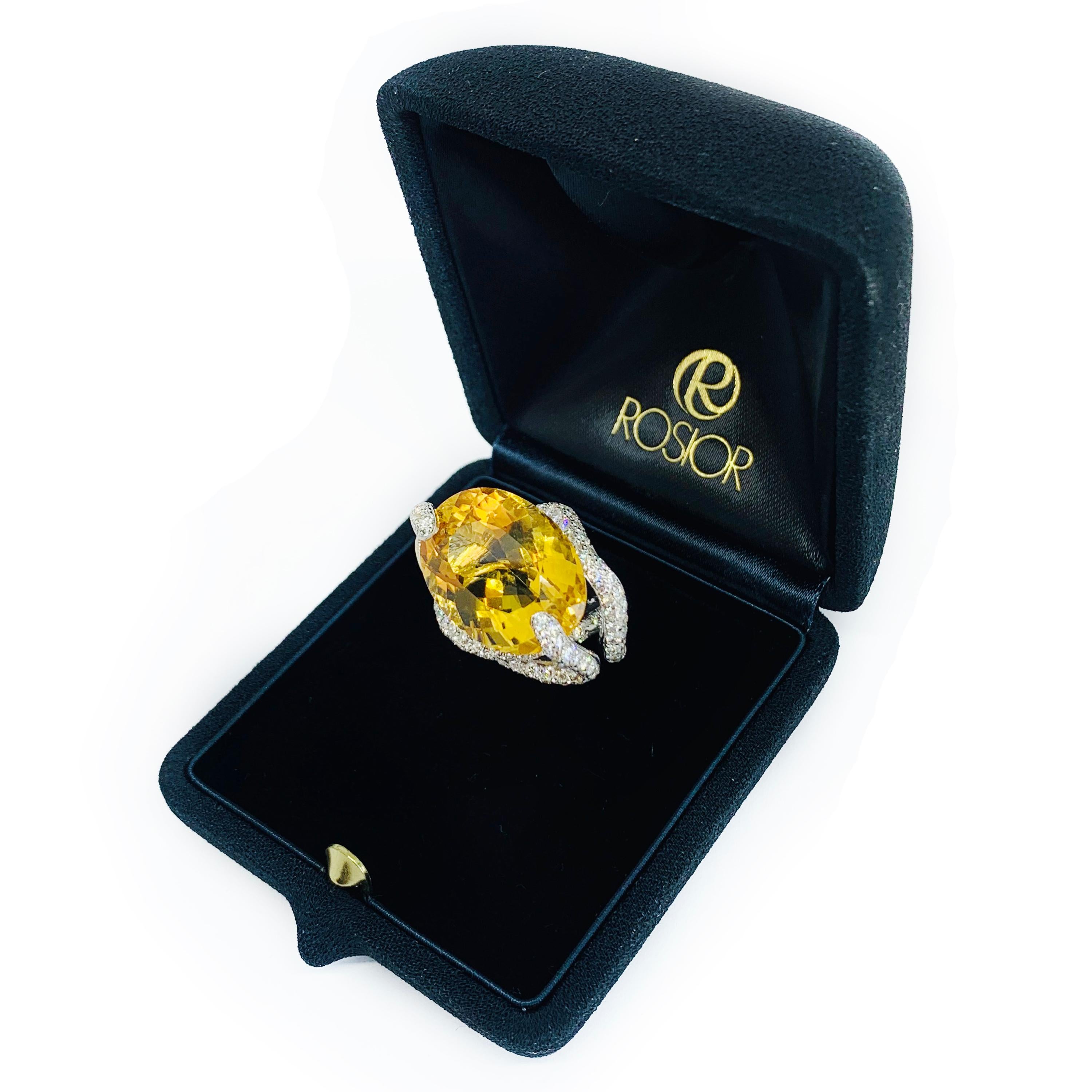 Zeitgenössischer Cocktailring mit gelbem Topas und Diamanten aus Weißgold im Zustand „Neu“ in Porto, PT