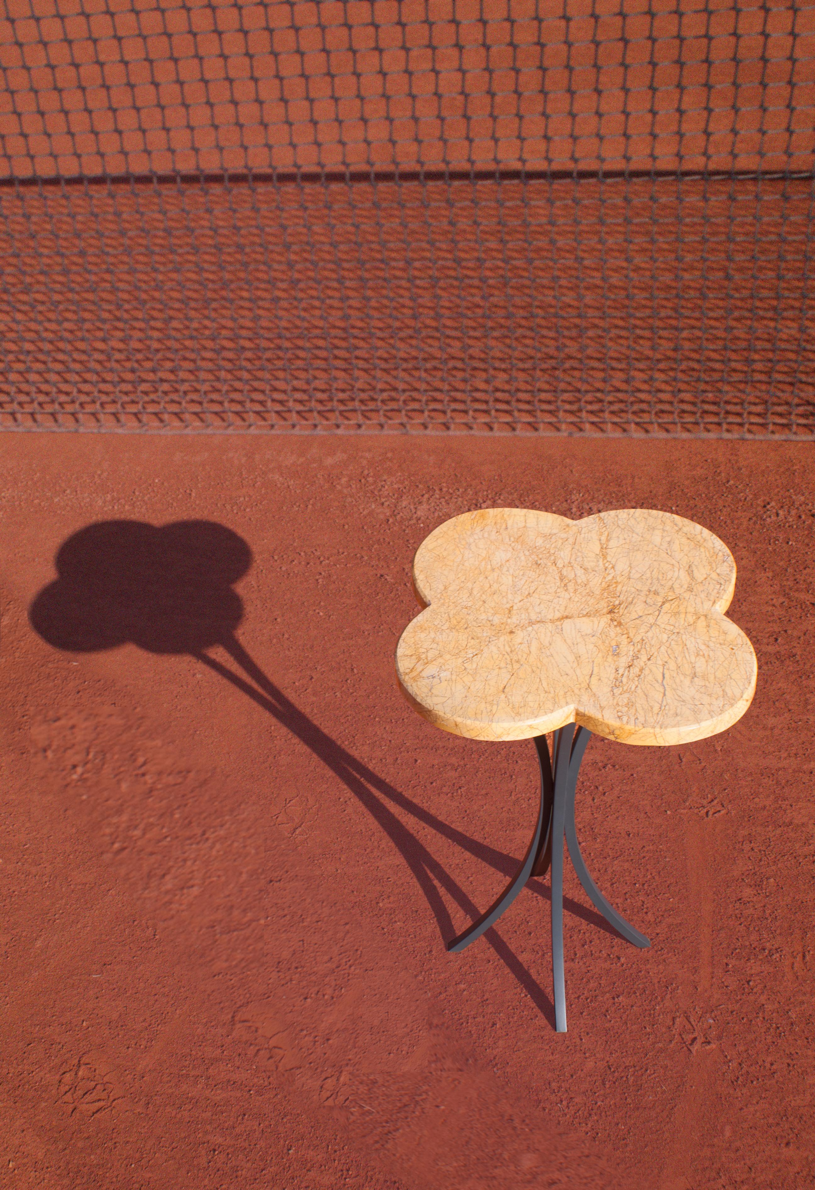 Table à café miniature en marbre jaune Triana avec fleur Neuf - En vente à VALÈNCIA, ES
