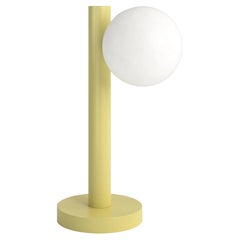 Tubo giallo con globi e coni da scrivania, Globe, di Atelier Ati
