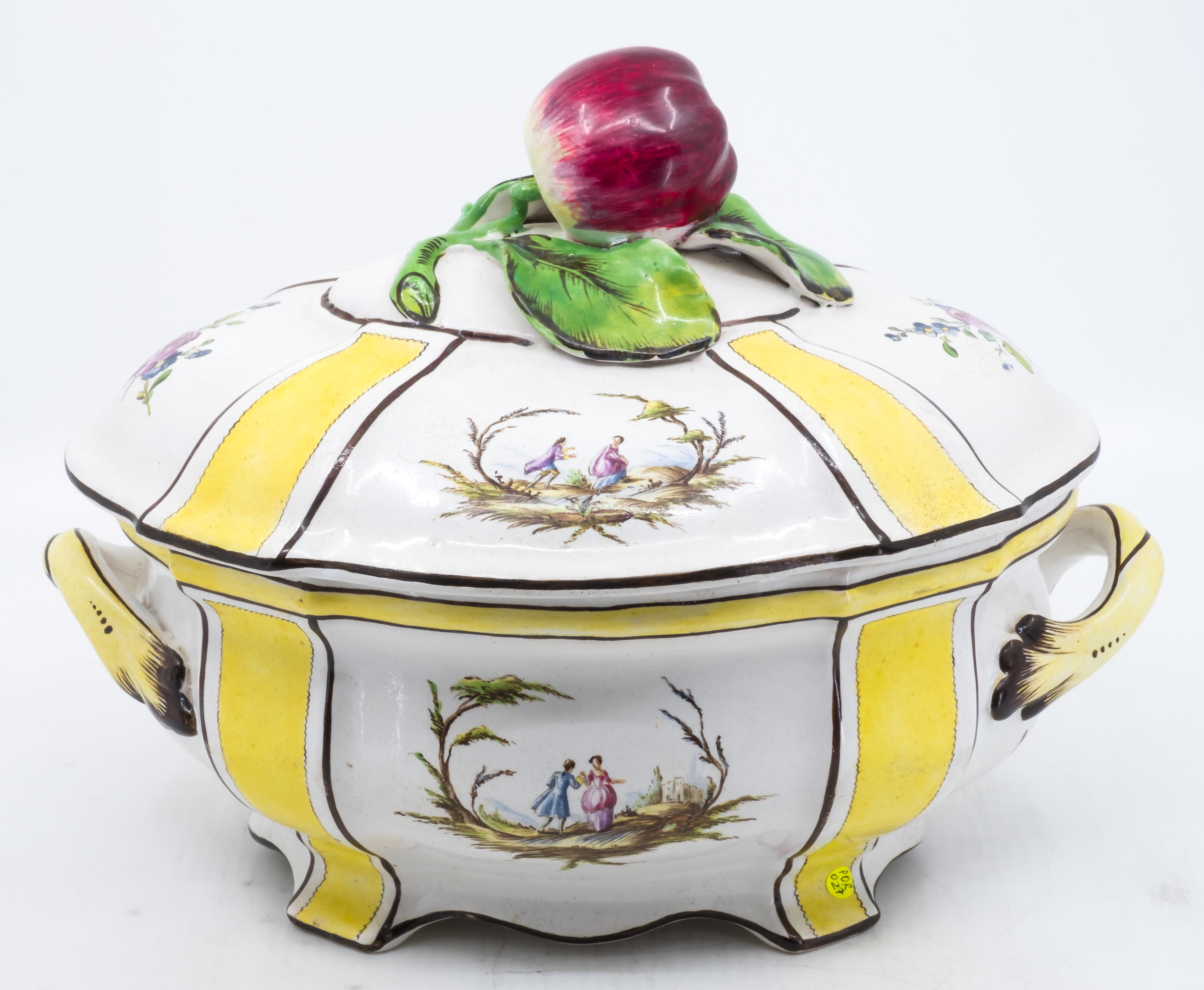 Yellow Tureen with Lid and Apple Finial, French, 19th Century (Französisch) im Angebot