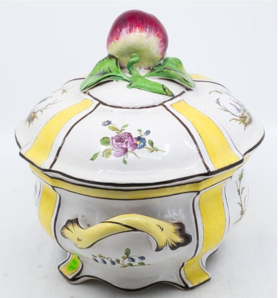 Yellow Tureen with Lid and Apple Finial, French, 19th Century For Sale 4