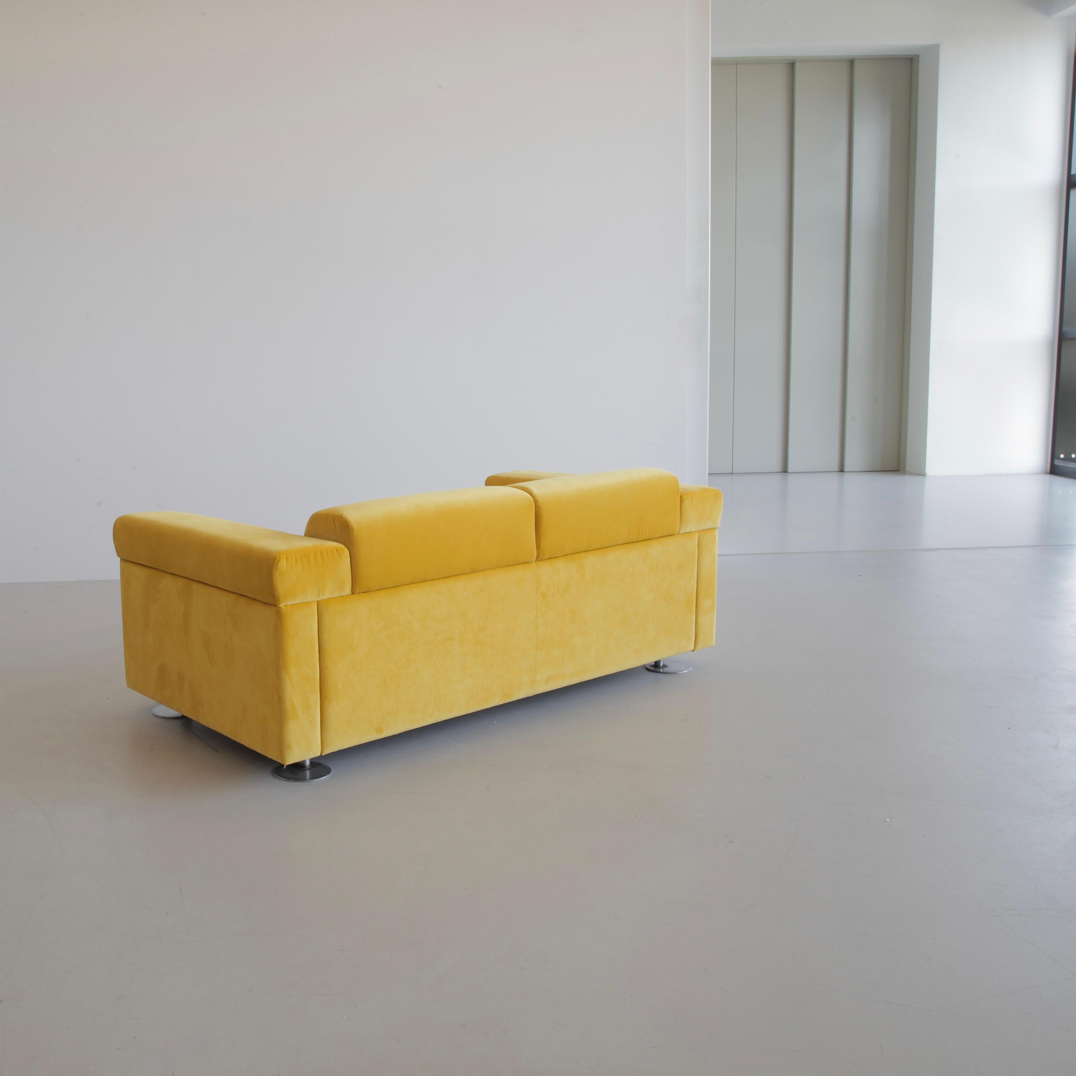 Mid-20th Century Yellow Two-Seat Sofa D120 by Valeria BORSANI and Alfredo BONETTI, TECNO 1966 For Sale