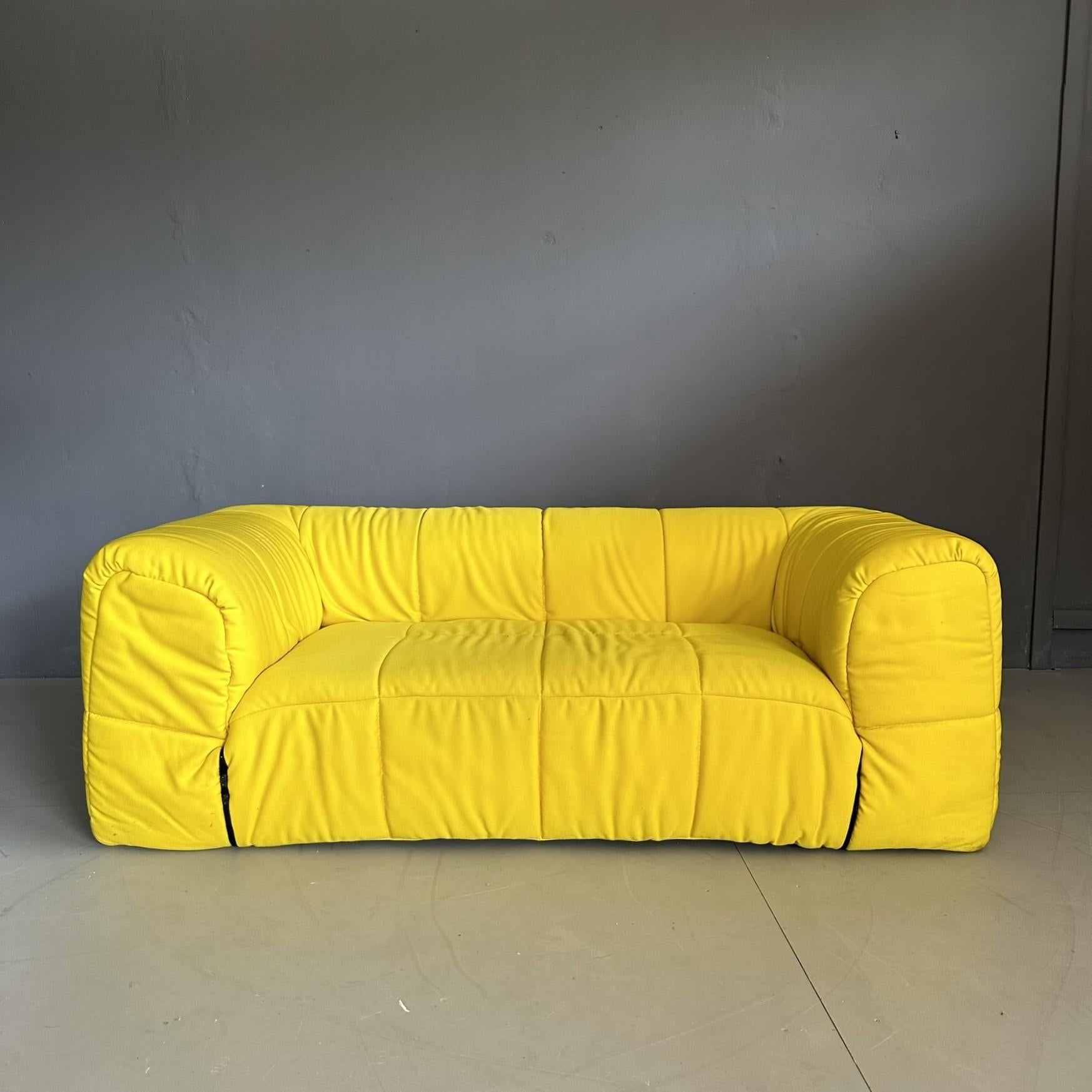  Yellow two-seater sofa 'Strips' collection design by Cini Boeri for Arflex.

Yellow two-seater sofa Strips collection design by Cini Boeri for Arflex.
Designed in 1968 by the Italian architect Cini Boeri, the sofa is part of the 'Strips'