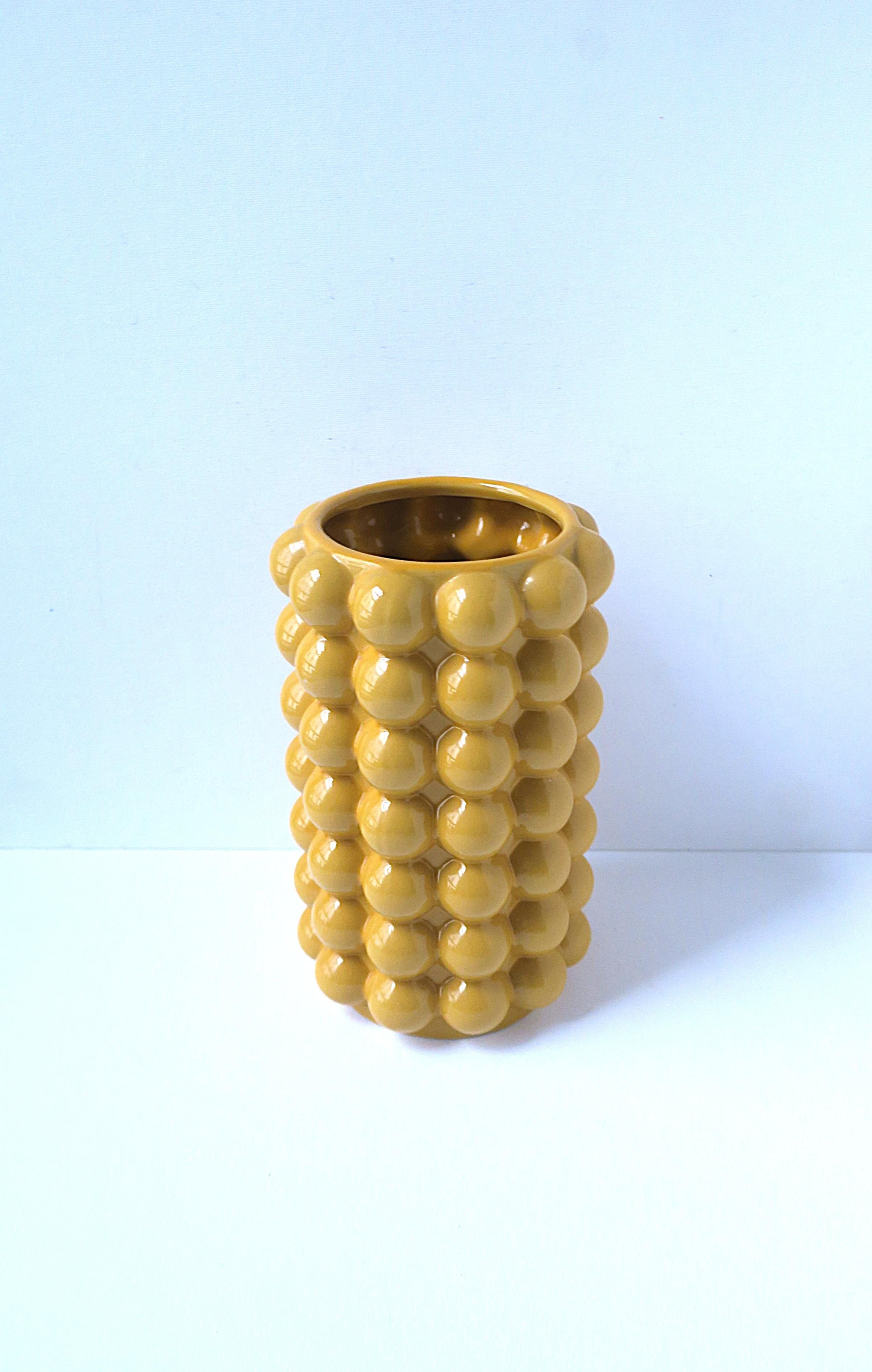 Vase jaune Sphère de boules design moderne déco Excellent état - En vente à New York, NY