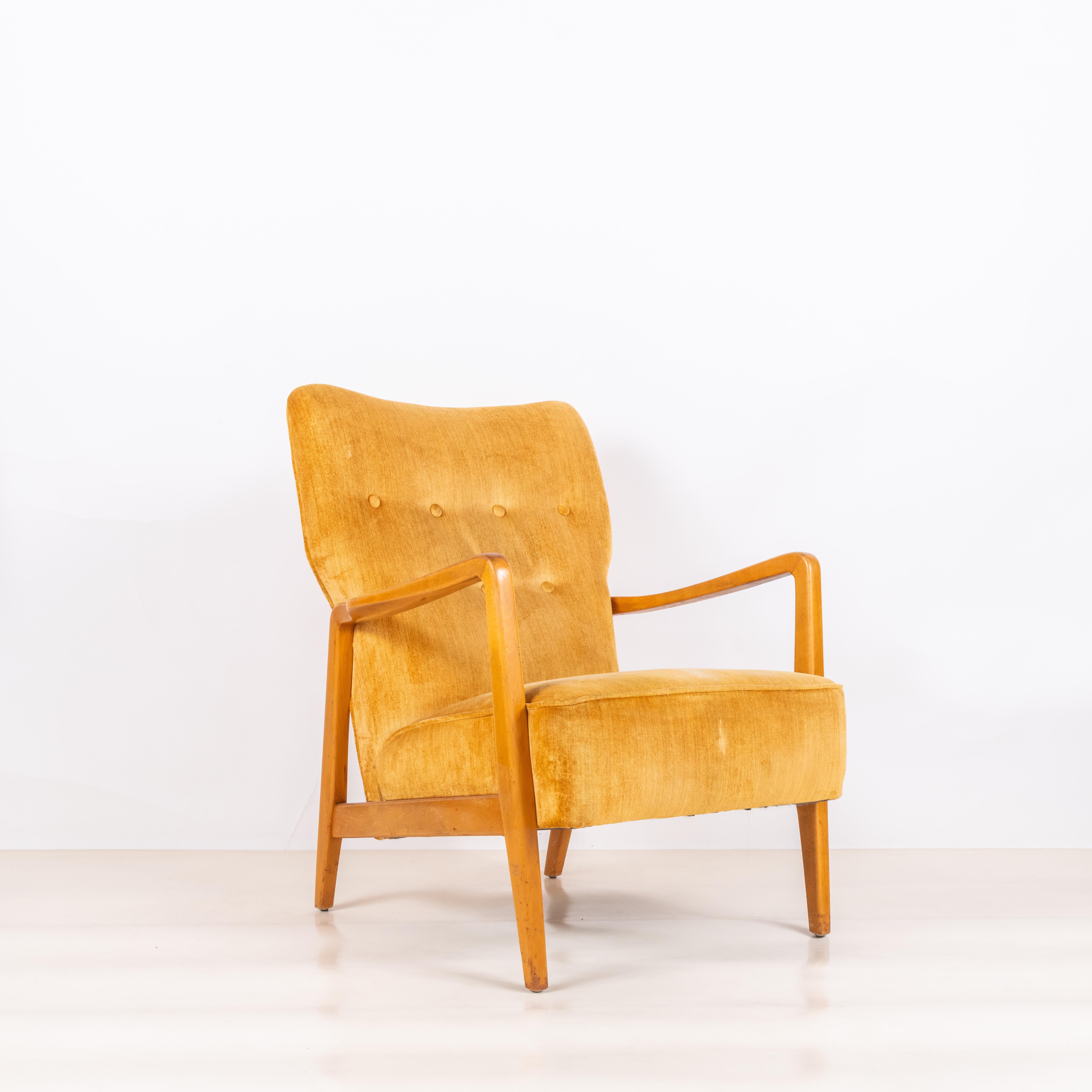 Yellow Velvet American Midcentury Armchair in the style of Jens Risom In Good Condition For Sale In Los Angeles, CA