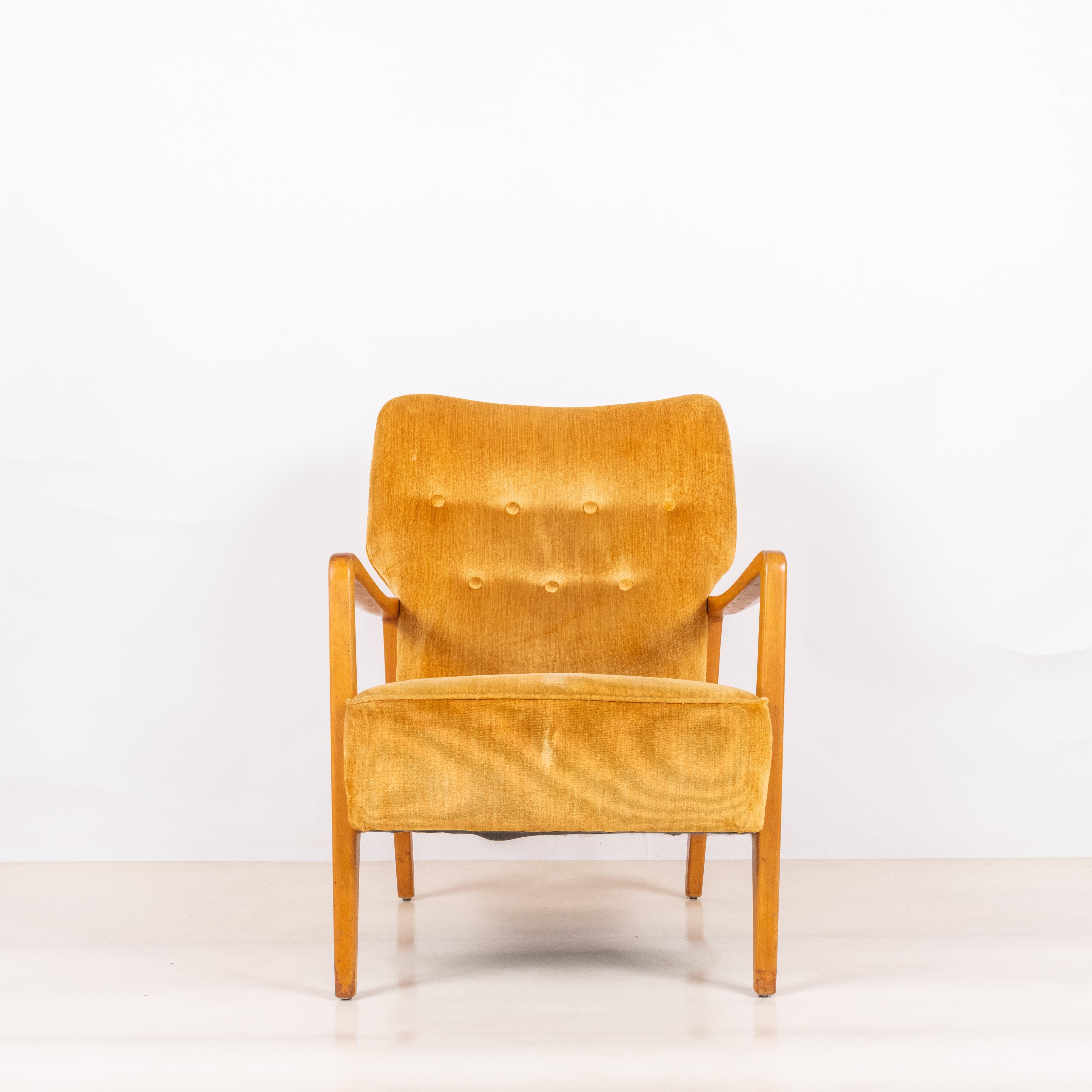 Mid-20th Century Yellow Velvet American Midcentury Armchair in the style of Jens Risom For Sale