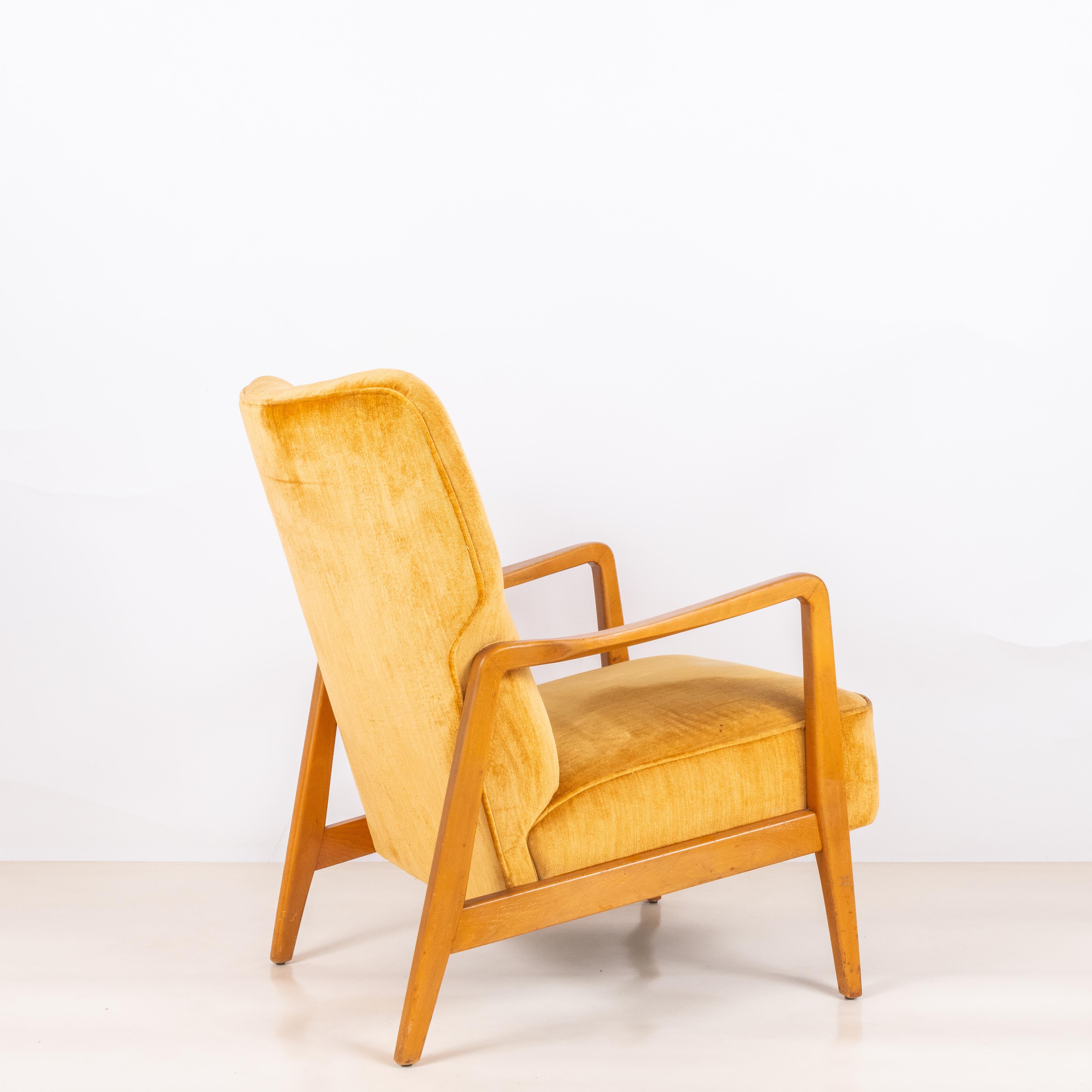 Yellow Velvet American Midcentury Armchair in the style of Jens Risom For Sale 1