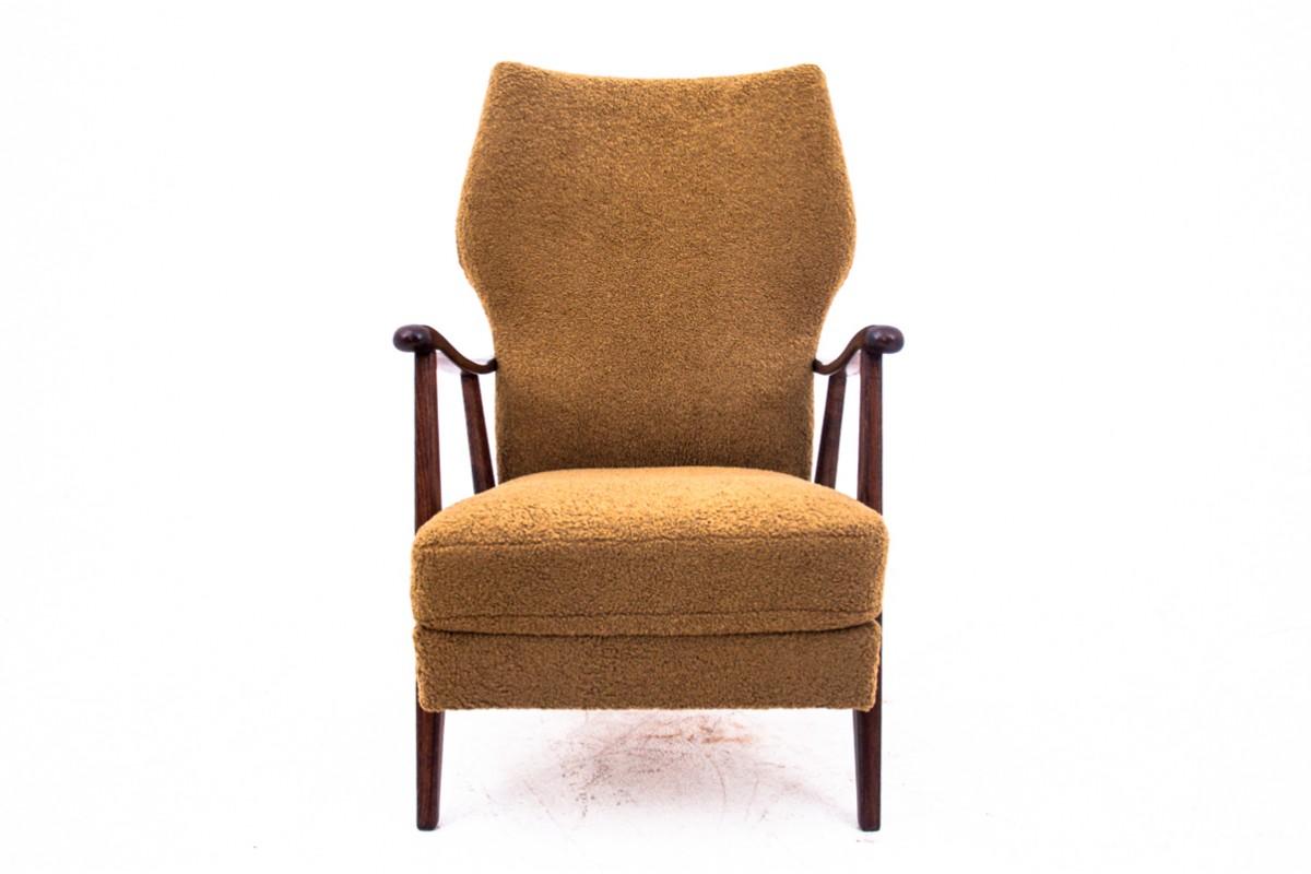 Yellow Vintage Armchair in Bouclé Fabric, Denmark, 1960s, After Restoration For Sale 3