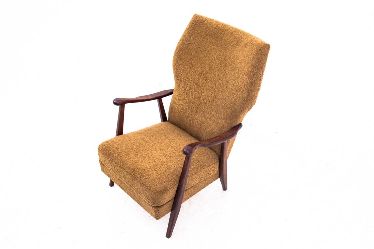 Yellow vintage armchair in bouclé fabric, Denmark, 1960s. In Good Condition For Sale In Chorzów, PL