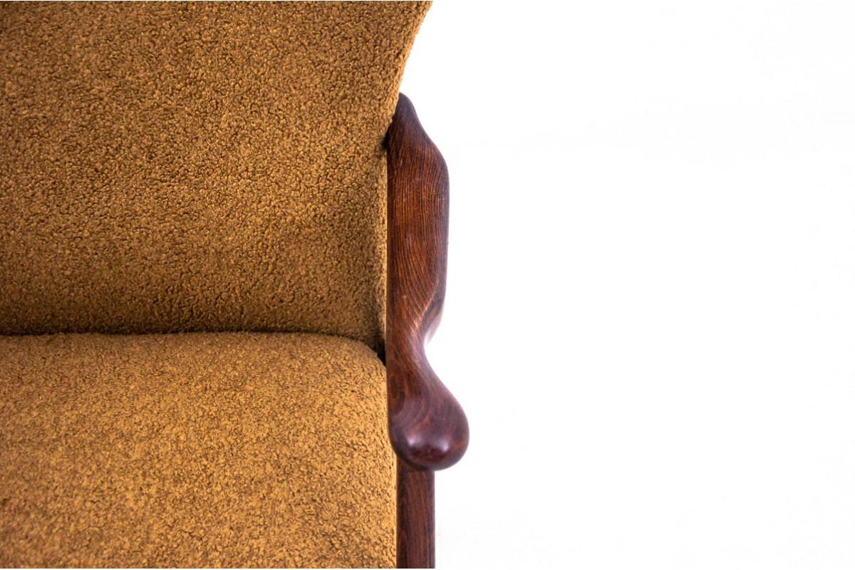 Yellow vintage armchair in bouclé fabric, Denmark, 1960s. For Sale 1