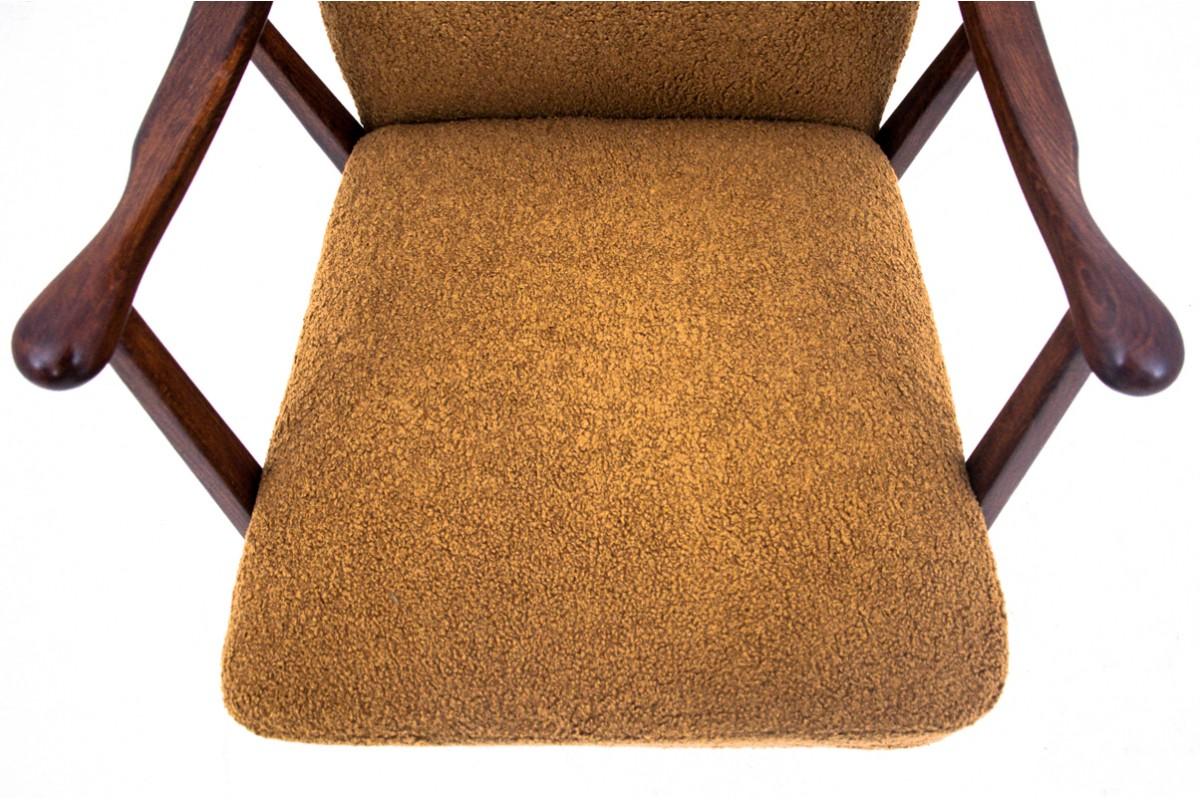 Yellow vintage armchair in bouclé fabric, Denmark, 1960s. For Sale 2
