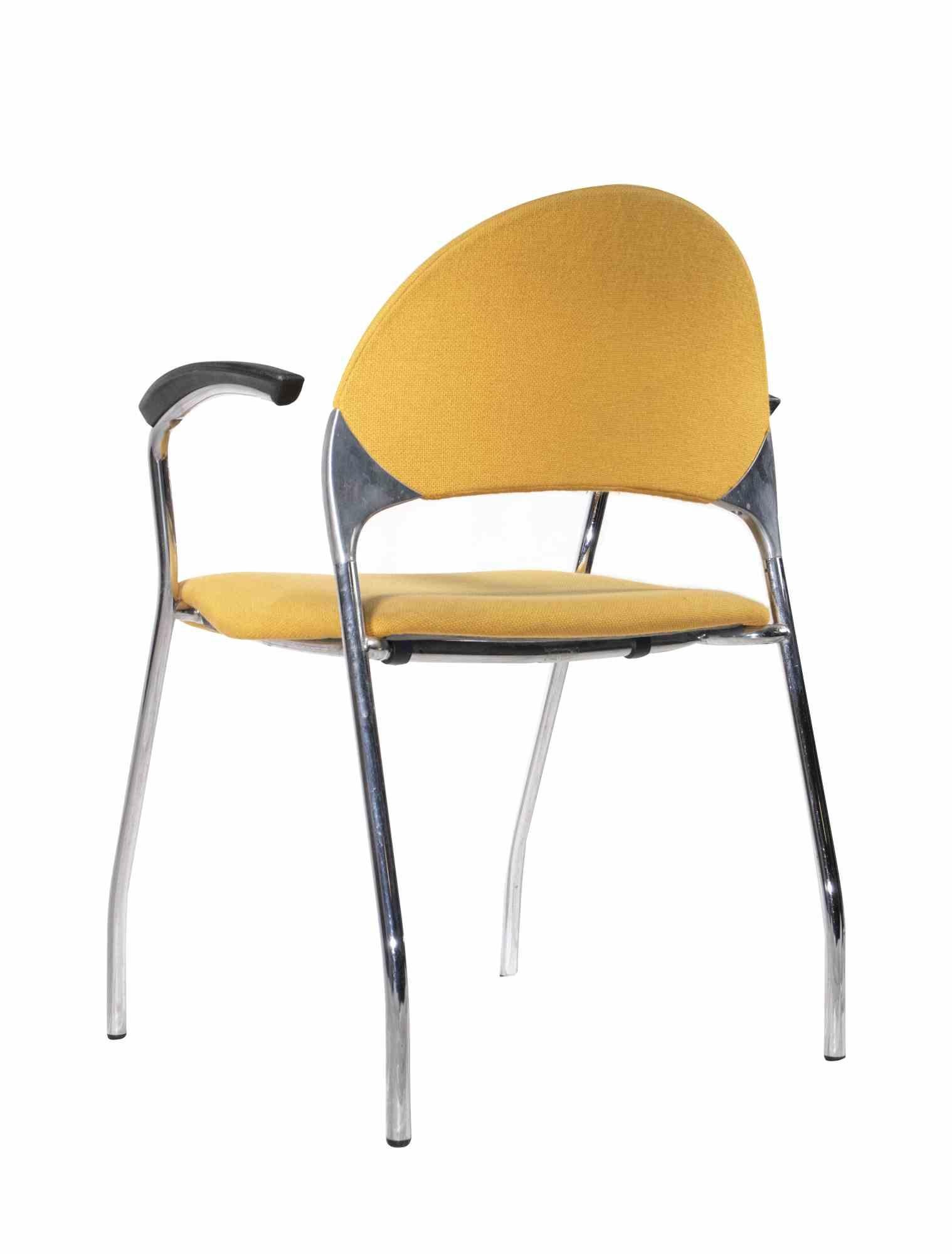 Le sedie vintage gialle sono un arredo di design realizzato negli anni Settanta.

Il set è composto da quattro sedie con rivestimento in tessuto giallo e gambe in metallo.

Buone condizioni.

Dai un tocco vintage alla tua casa!

 