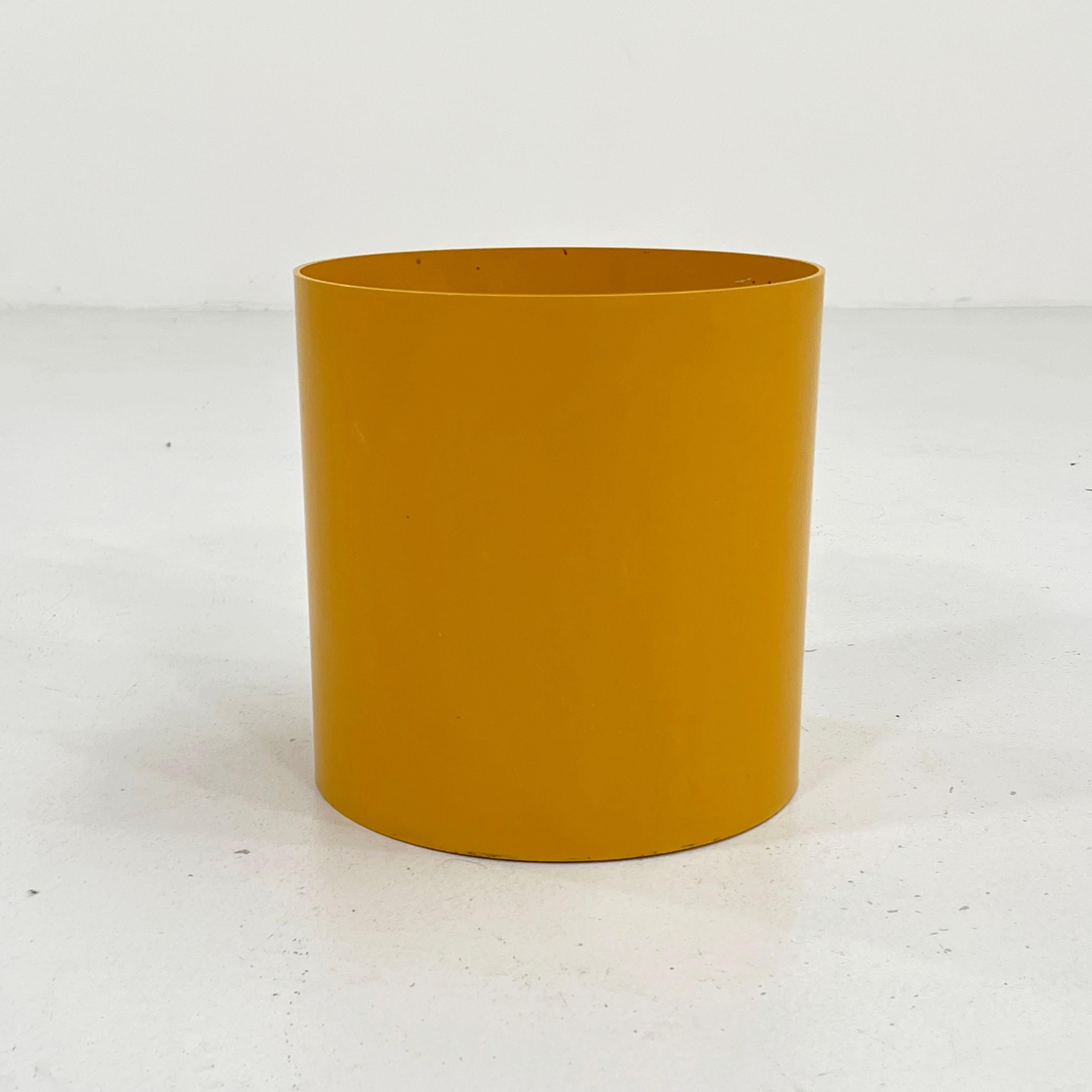 Late 20th Century Yellow Waste Paper Bin Model 4660 by Gino Colombini for Kartell, 1970s