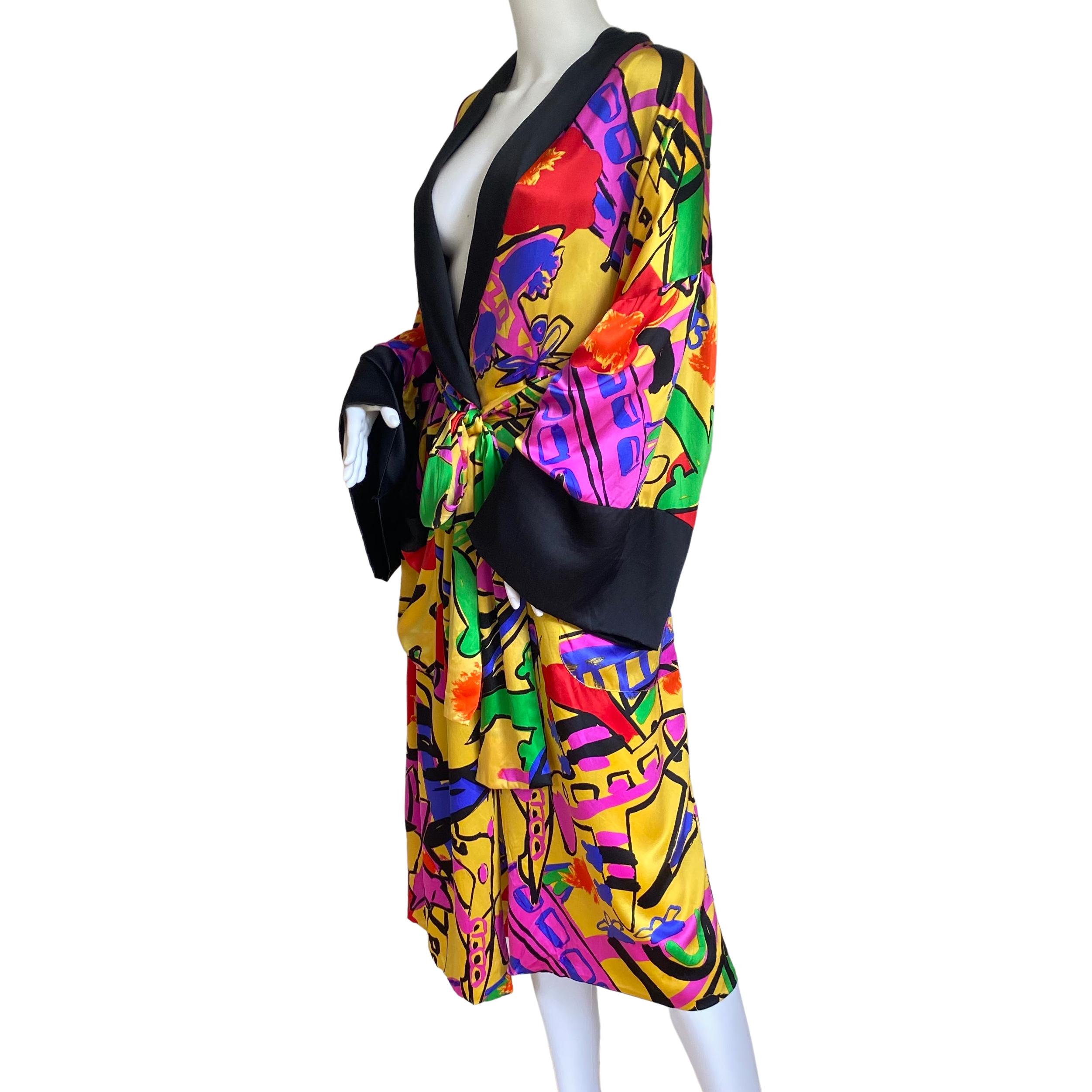 Seiden-Satin-Kastenkimono mit Pop-Art-Druck – NWT Flora Kung   im Angebot 1