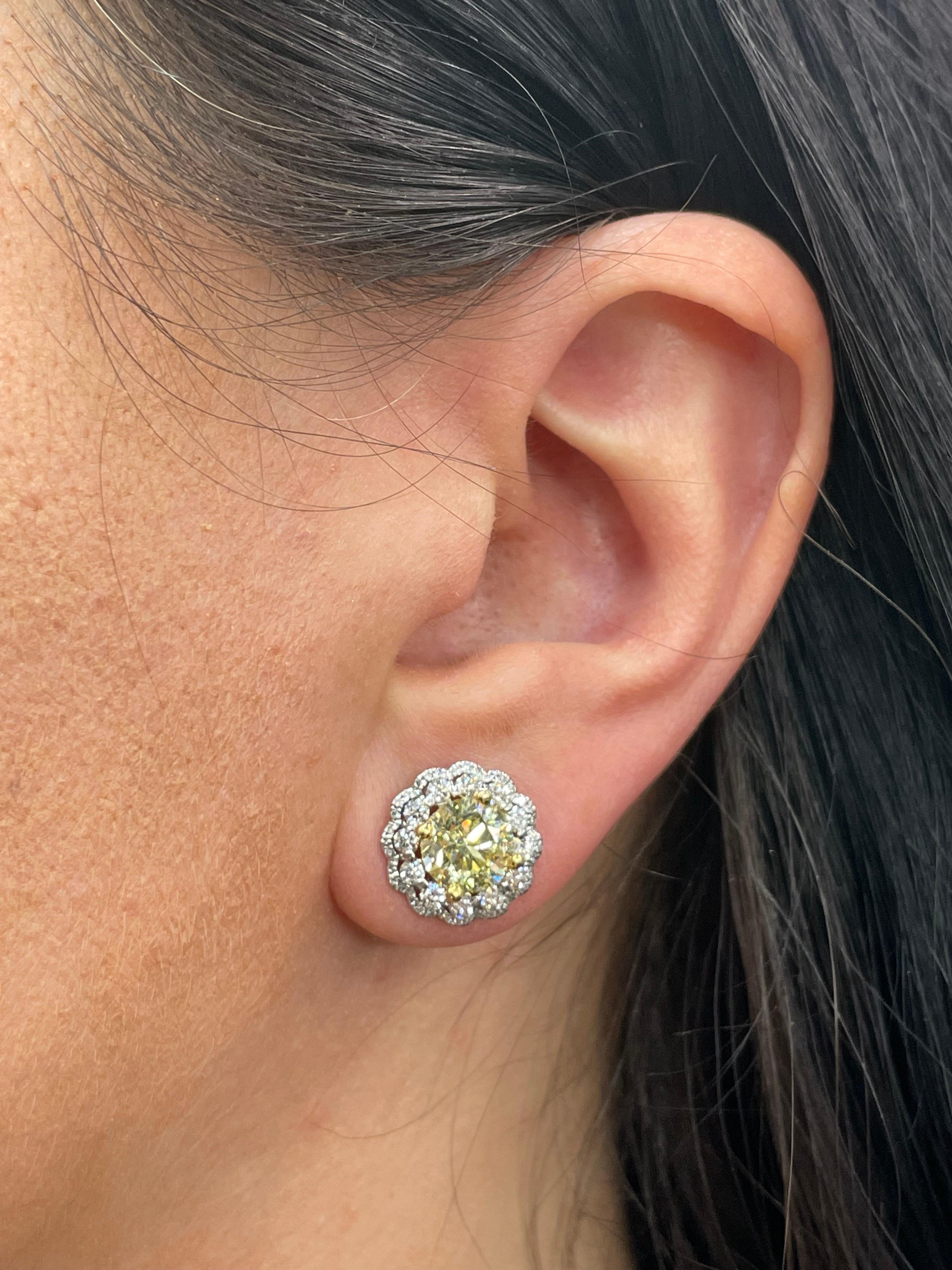 Yellow & White Diamond Earring and Ring Suite 6.55 Carats 18 Karat Gold  1