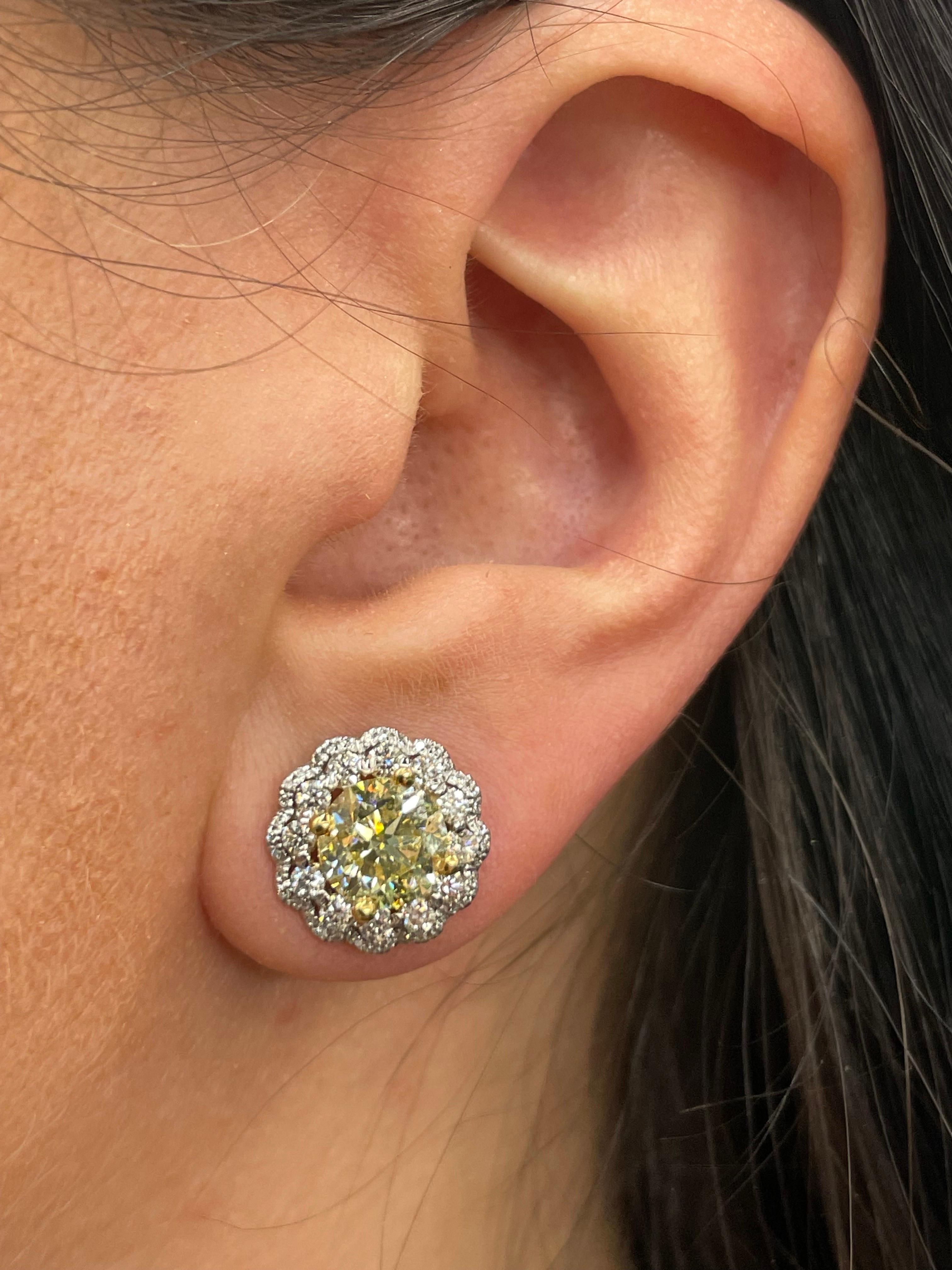 Gelber & Weißer Diamant-Ohrring und Ring Suite 6,55 Karat 18 Karat Gold  2
