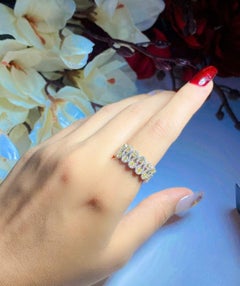 Anello Eternity con diamante giallo e bianco