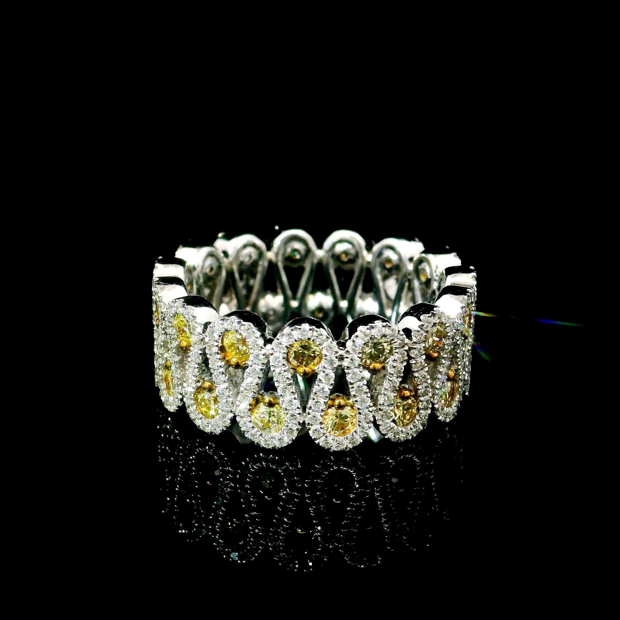 Yellow & White Diamond Eternity Diamond Ring In New Condition For Sale In บางรัก, TH