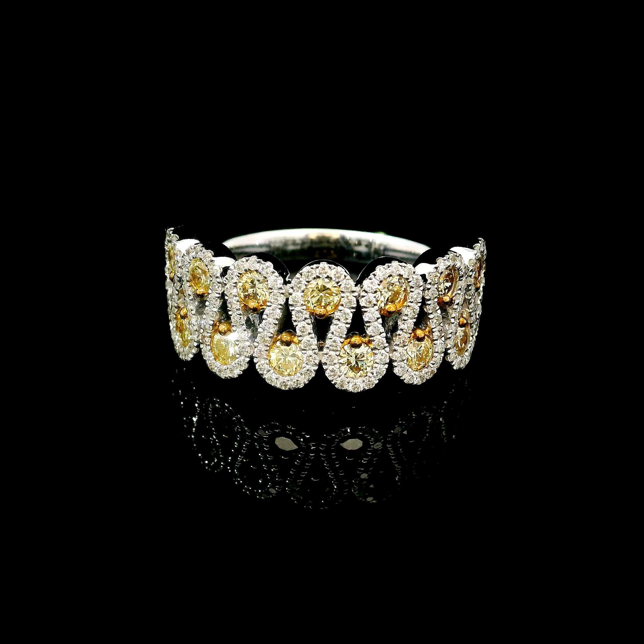 Taille ronde Bague d'éternité diamant jaune et blanc en vente
