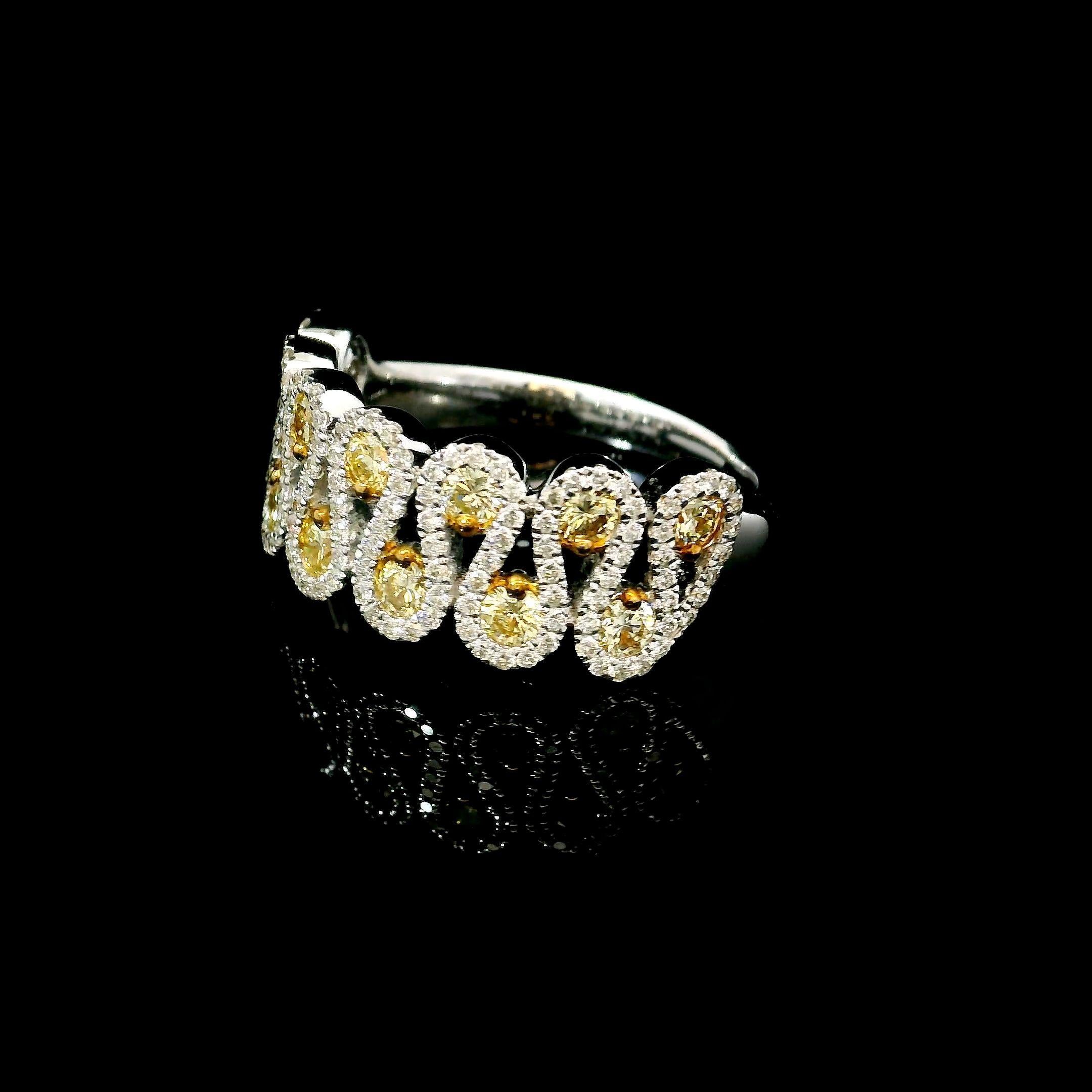Bague d'éternité diamant jaune et blanc Unisexe en vente