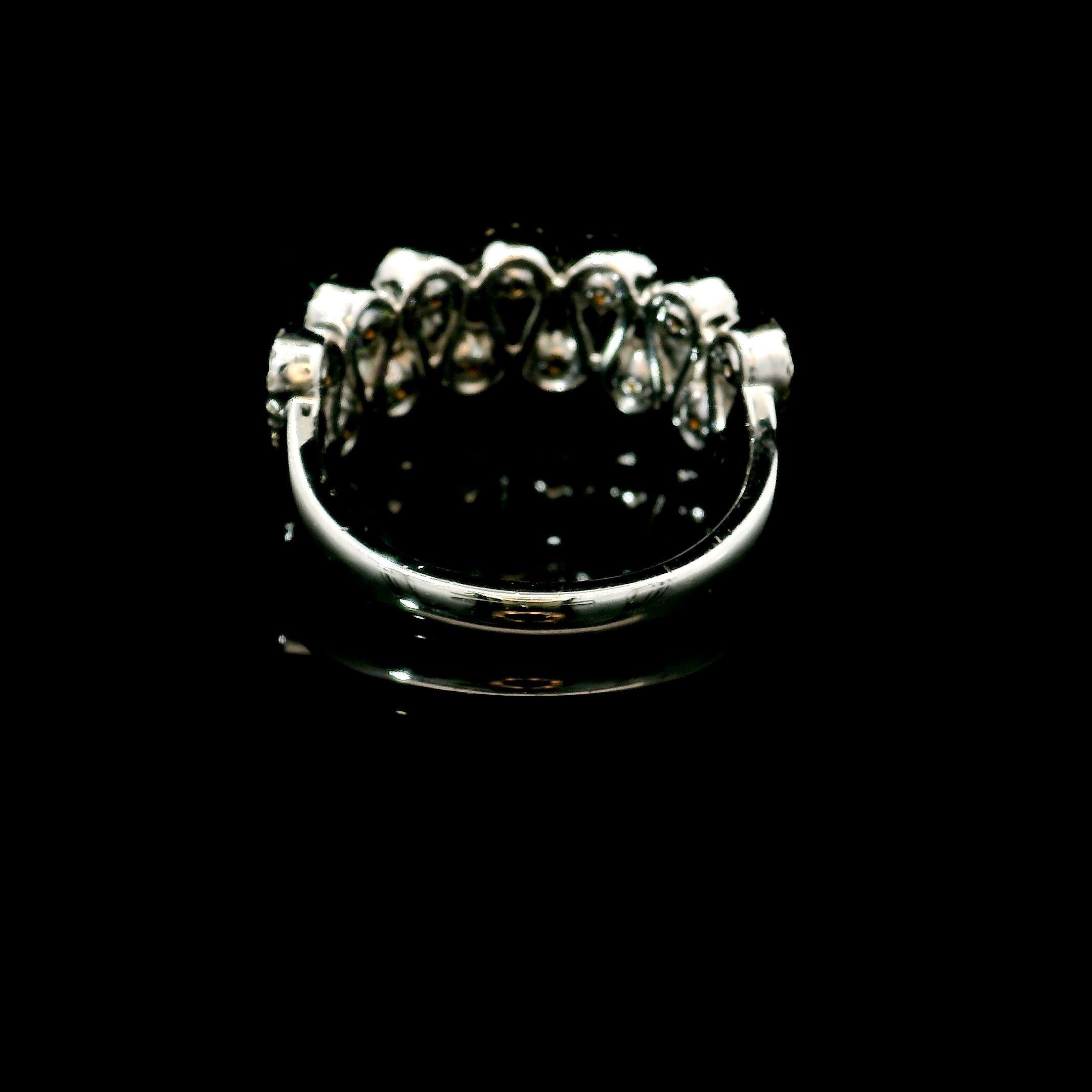 Bague d'éternité diamant jaune et blanc en vente 1