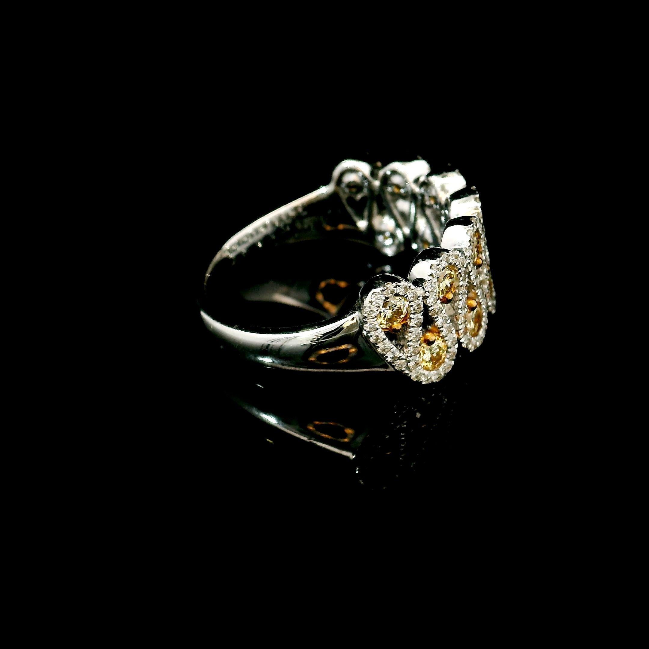 Bague d'éternité diamant jaune et blanc en vente 3