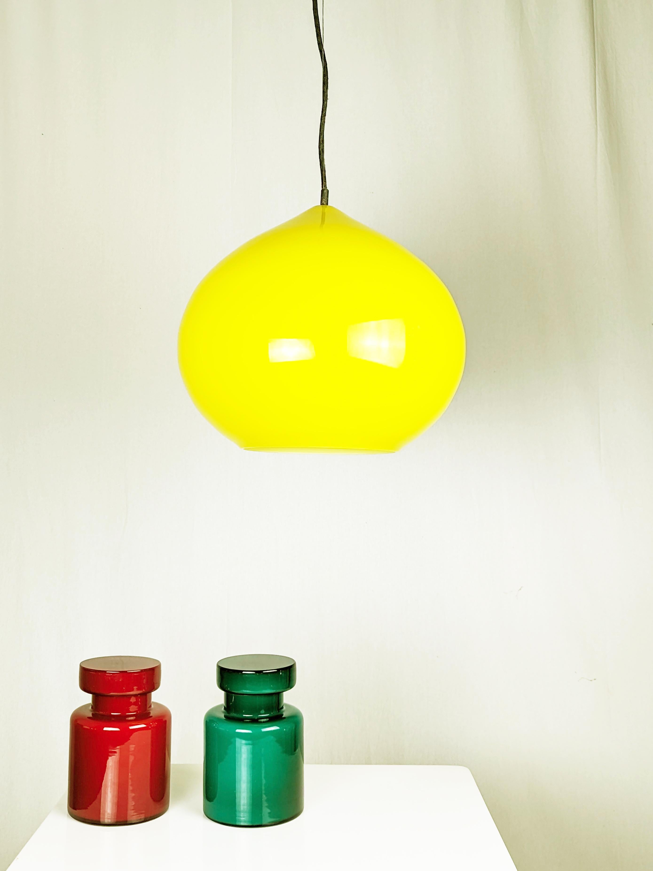 Brass Yellow & White Murano Glass Pendant Lamp by A. Pianon for Vistosi, 1960s For Sale