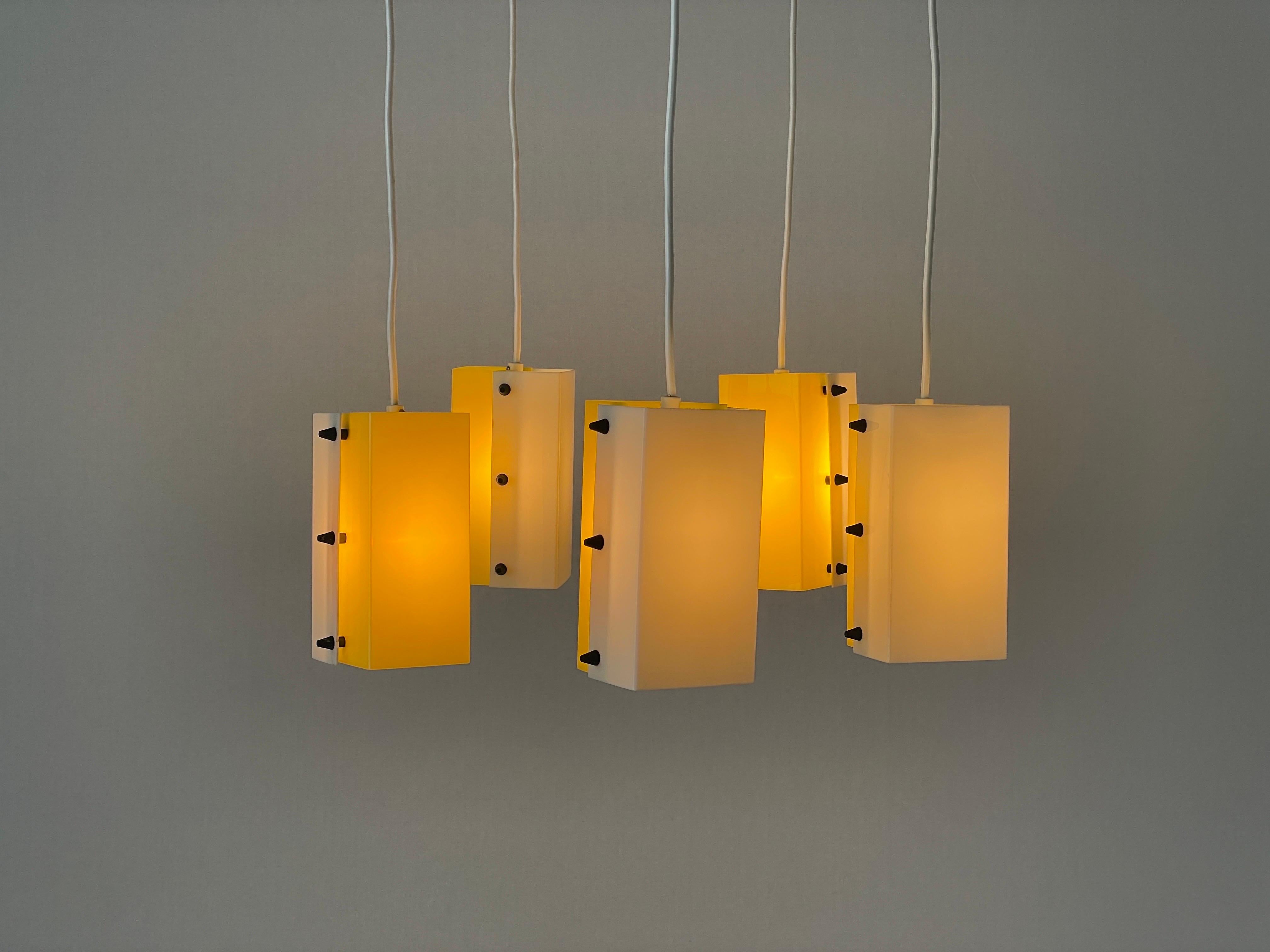 Yellow-White Plexiglass 5-shade Chandelier by Schmelzer Leuchten, 1950s, Germany For Sale 4