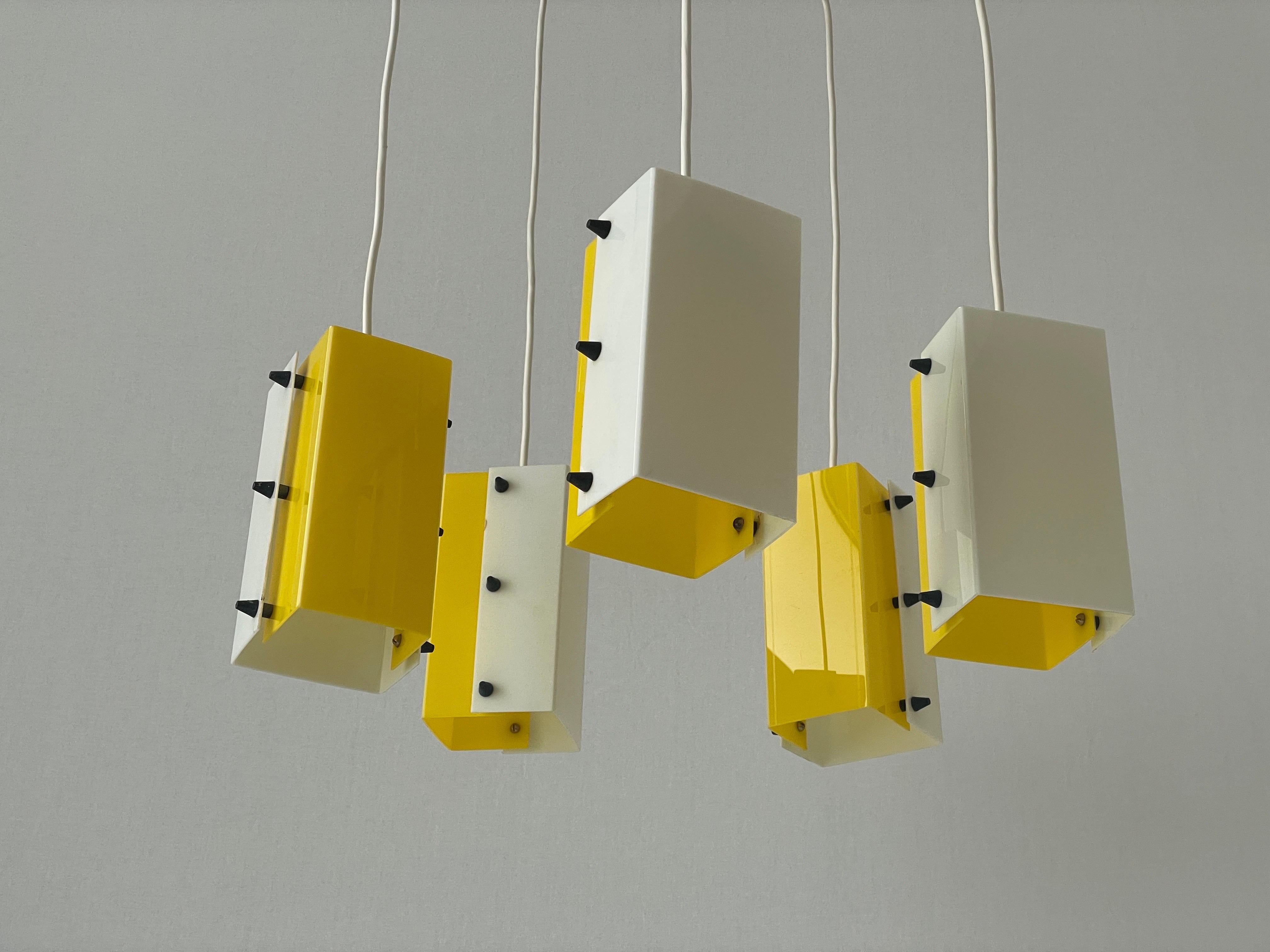 Mid-Century Modern Yellow-White Plexiglass 5-shade Chandelier by Schmelzer Leuchten, 1950s, Germany For Sale