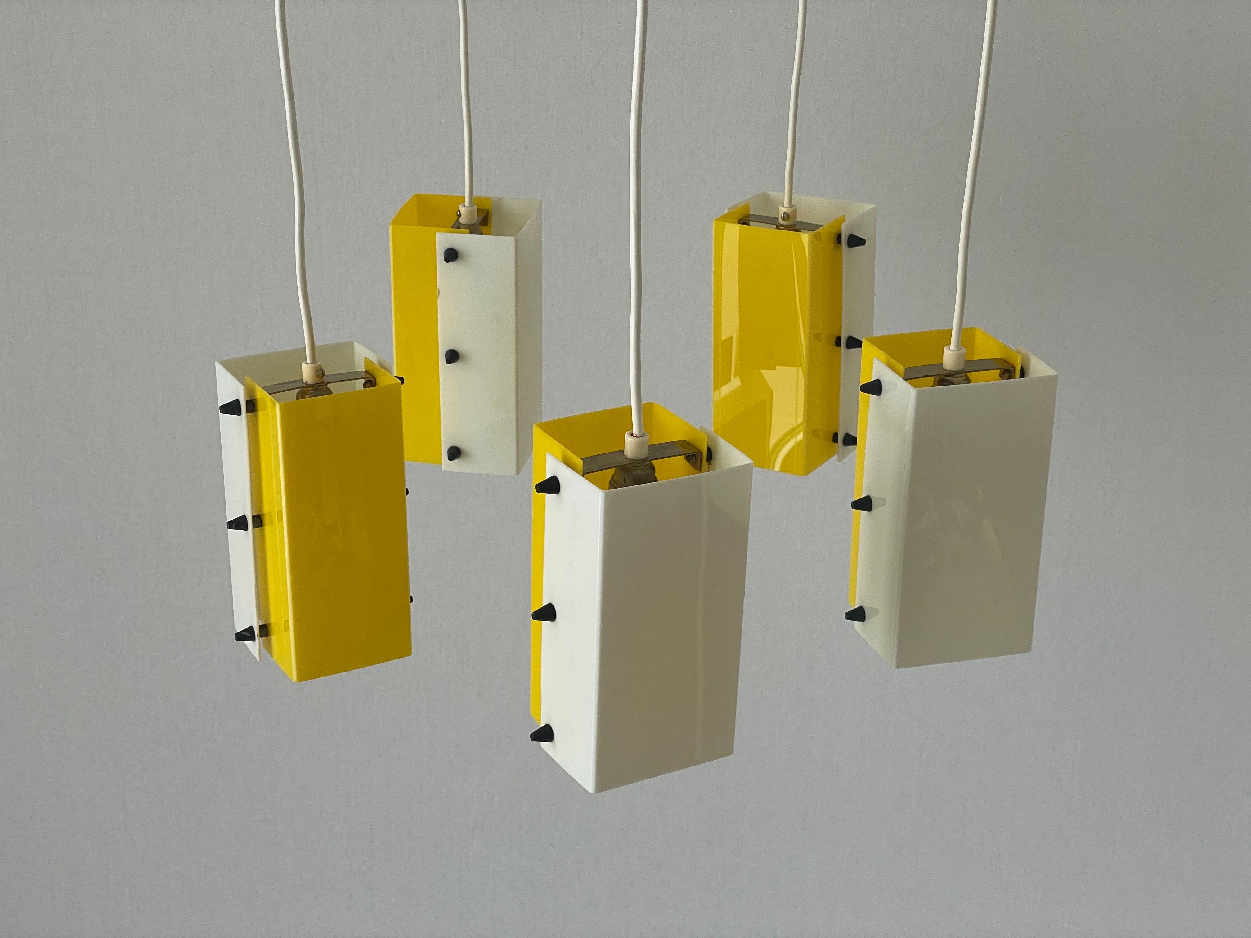 Mid-20th Century Yellow-White Plexiglass 5-shade Chandelier by Schmelzer Leuchten, 1950s, Germany For Sale