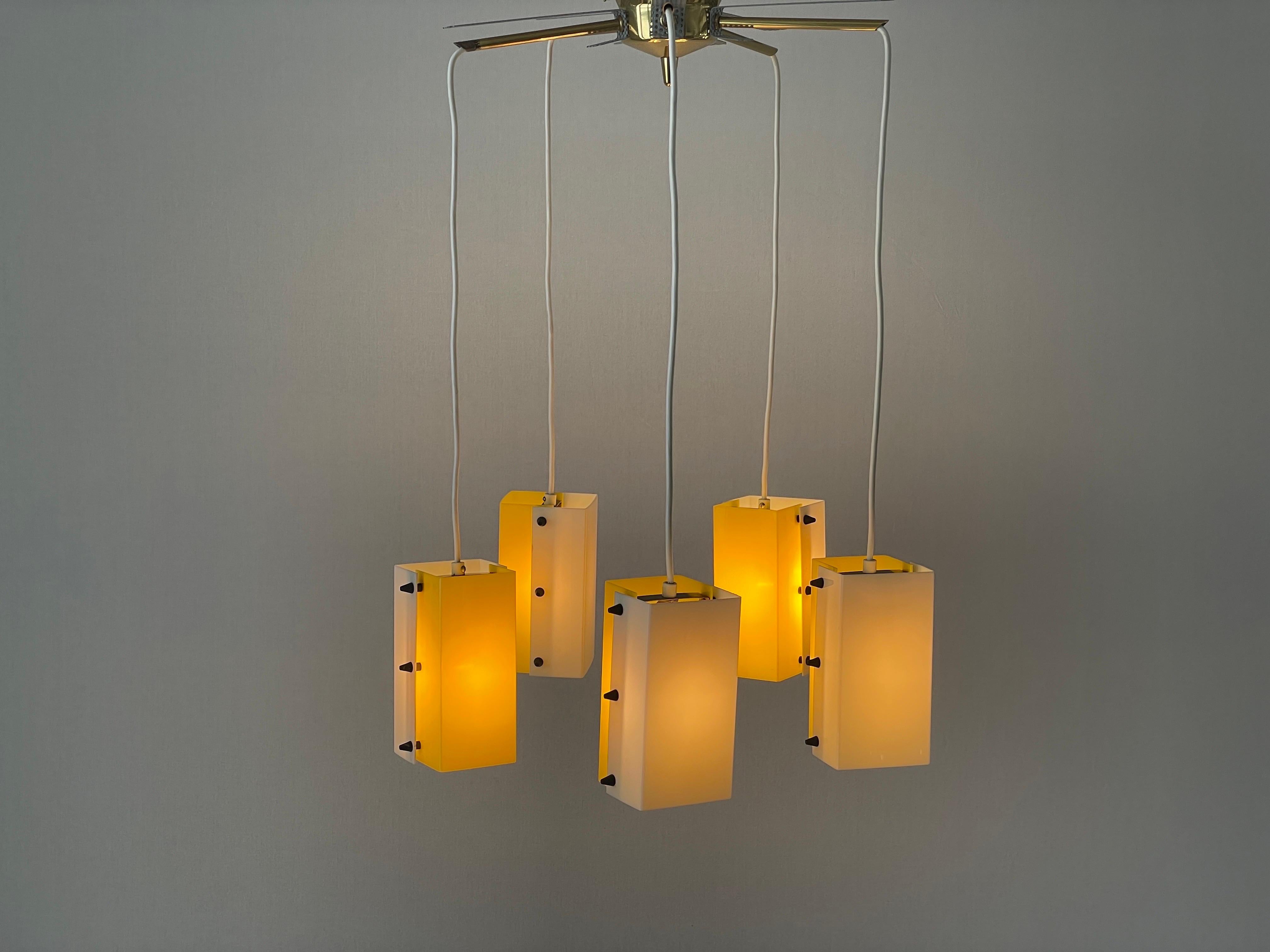 Yellow-White Plexiglass 5-shade Chandelier by Schmelzer Leuchten, 1950s, Germany For Sale 3