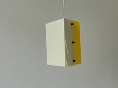 Lámpara colgante de plexiglás amarillo-blanco de Schmelzer Leuchten, años 60, Alemania